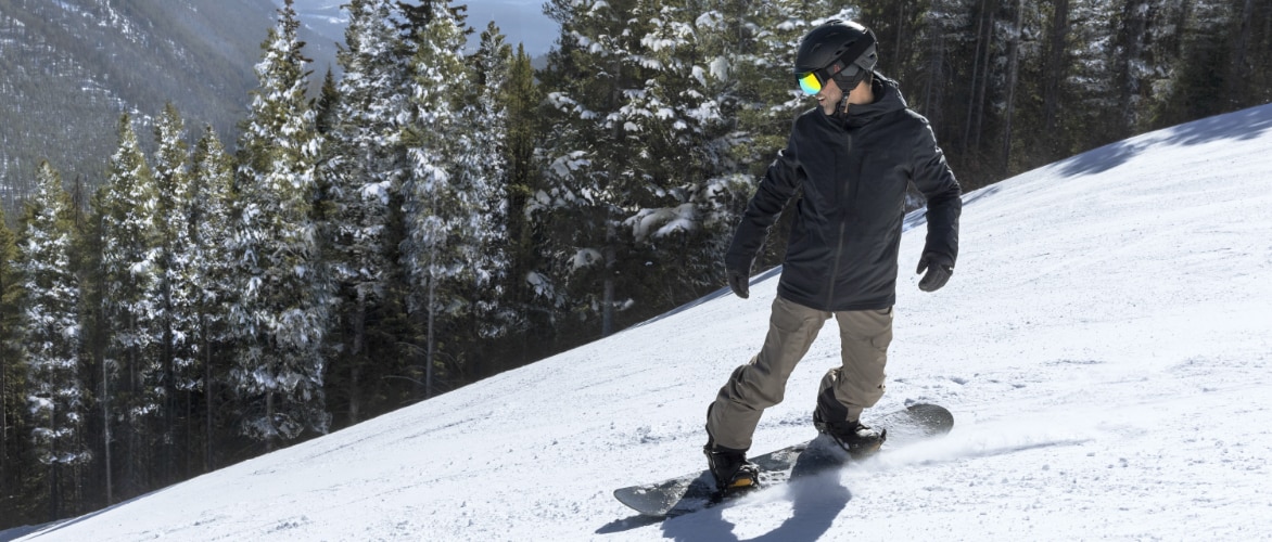 Fresh powder, fresh gear. Make your winter adventures unforgettable with our latest snowboard equipment.
