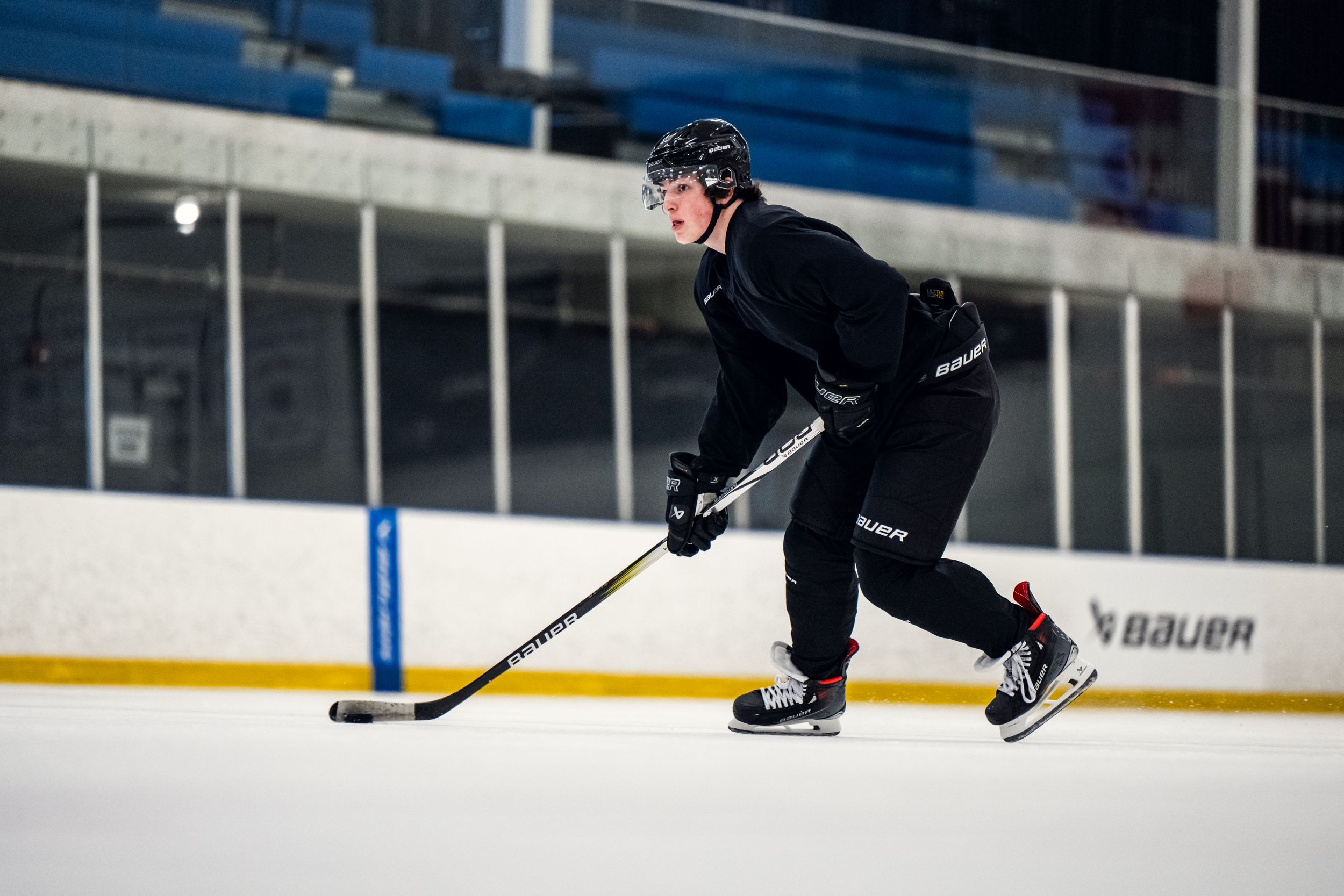Bauer Vapor X5 Pro Intermediate Hockey Skates (No Steel)