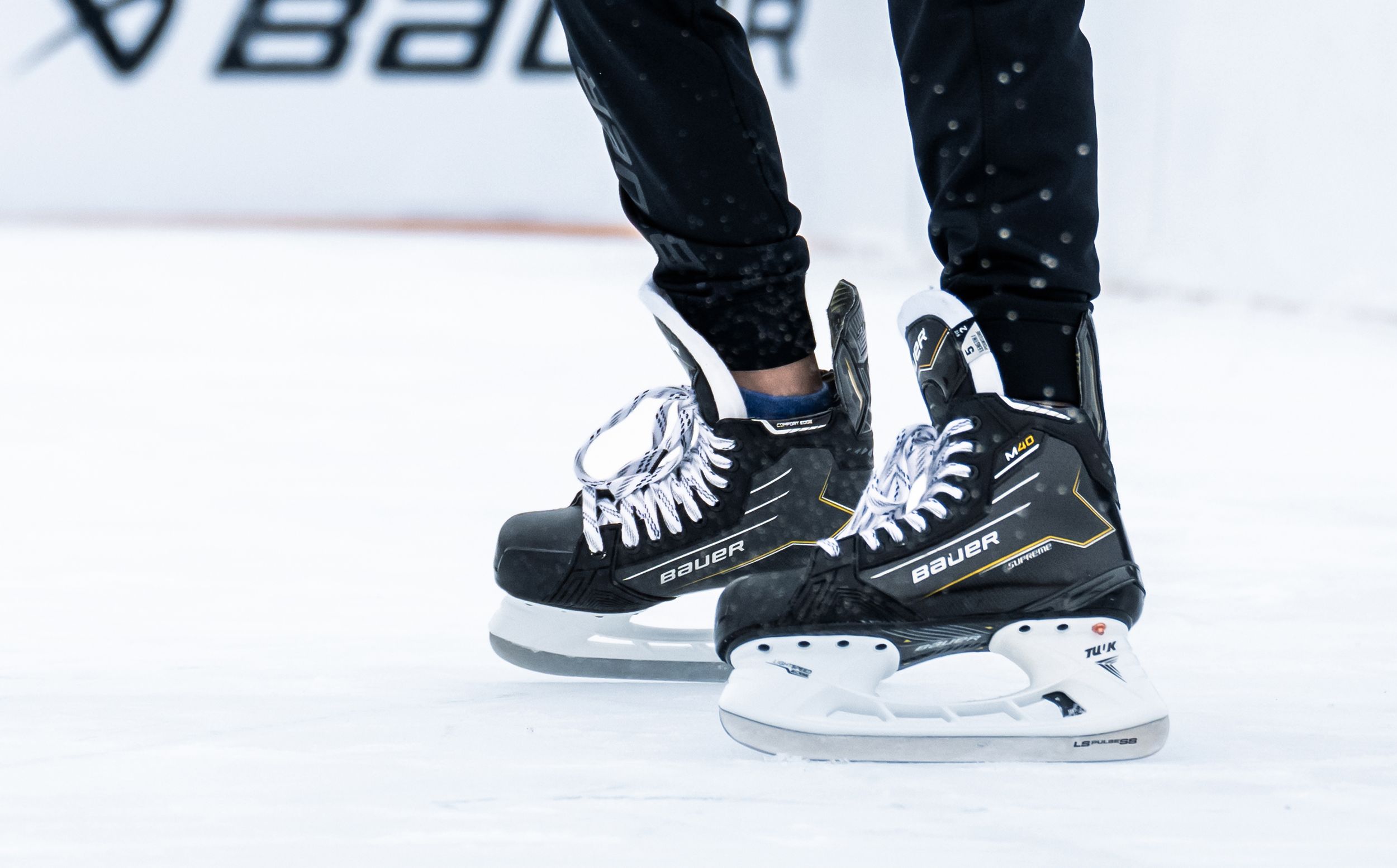 Bauer Supreme M40 Intermediate Hockey Skates