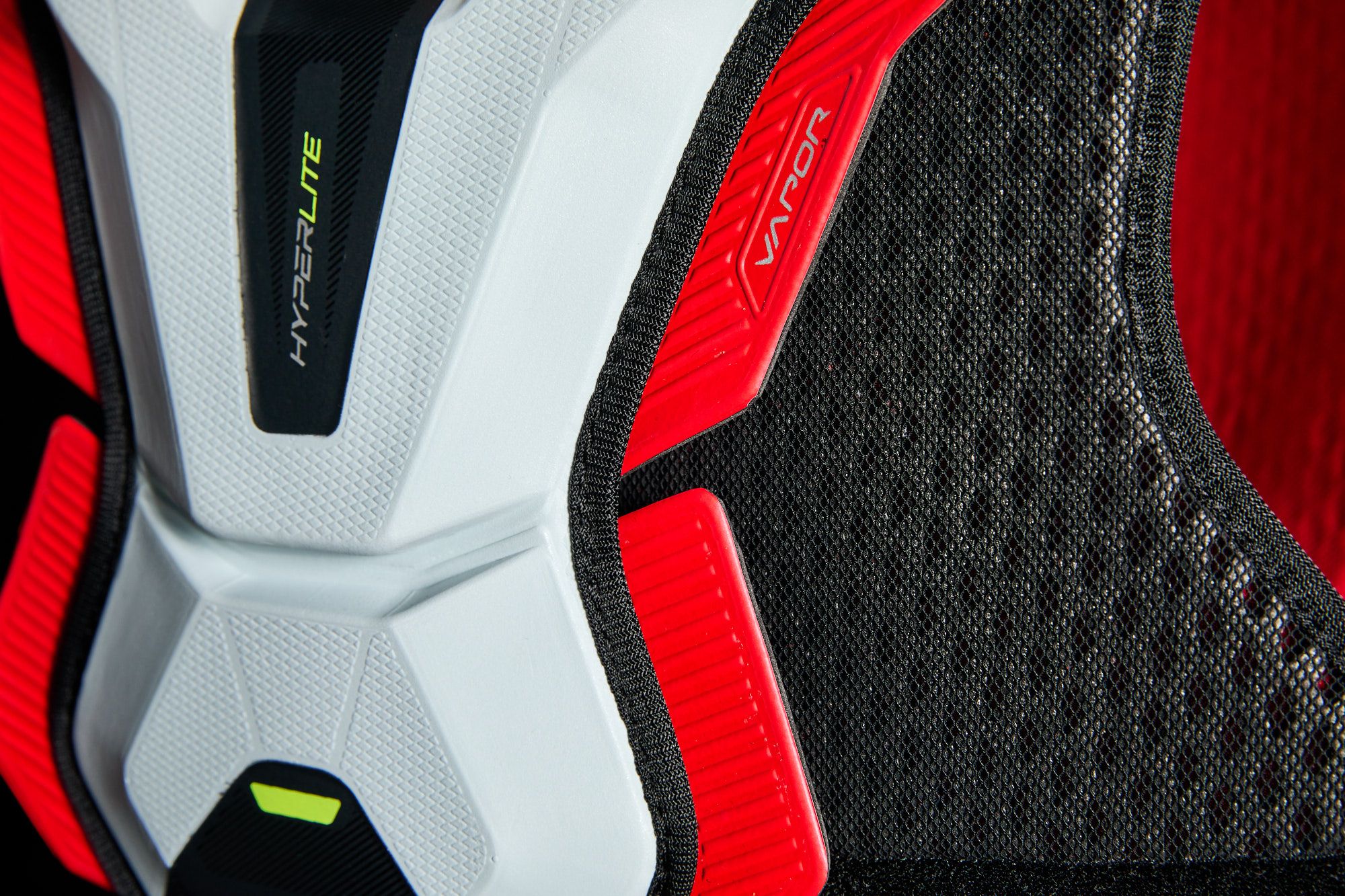 Bauer Senior Vapor Hyperlite Shoulder Pads