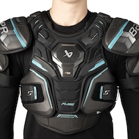 Bauer Supreme Fuse Intermediate Hockey Shoulder Pads CloseUp