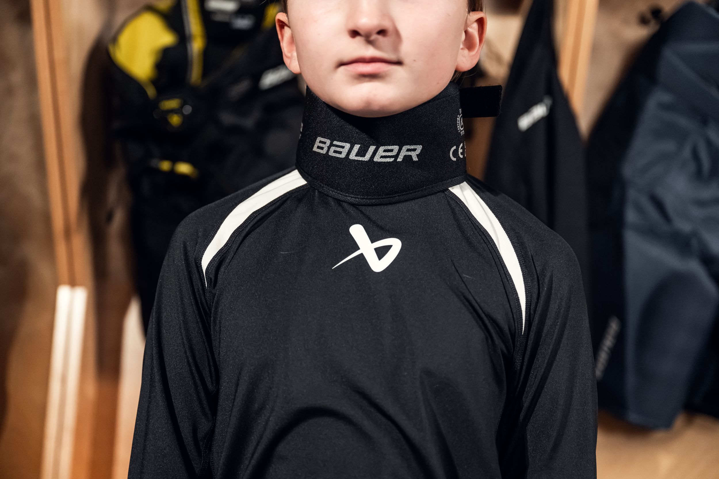 Bauer NLP7 Core Neck Guard Collar - Youth