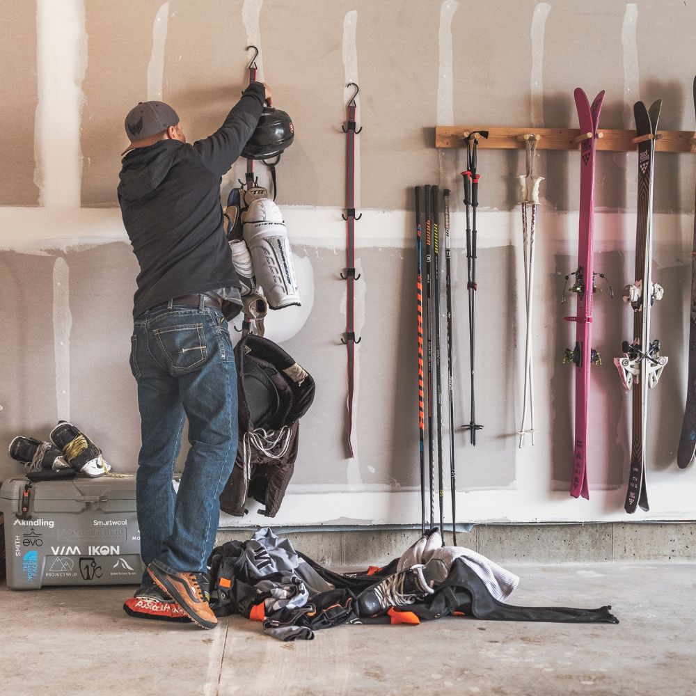 UTTy Portable Gear Hanger Front_Flat