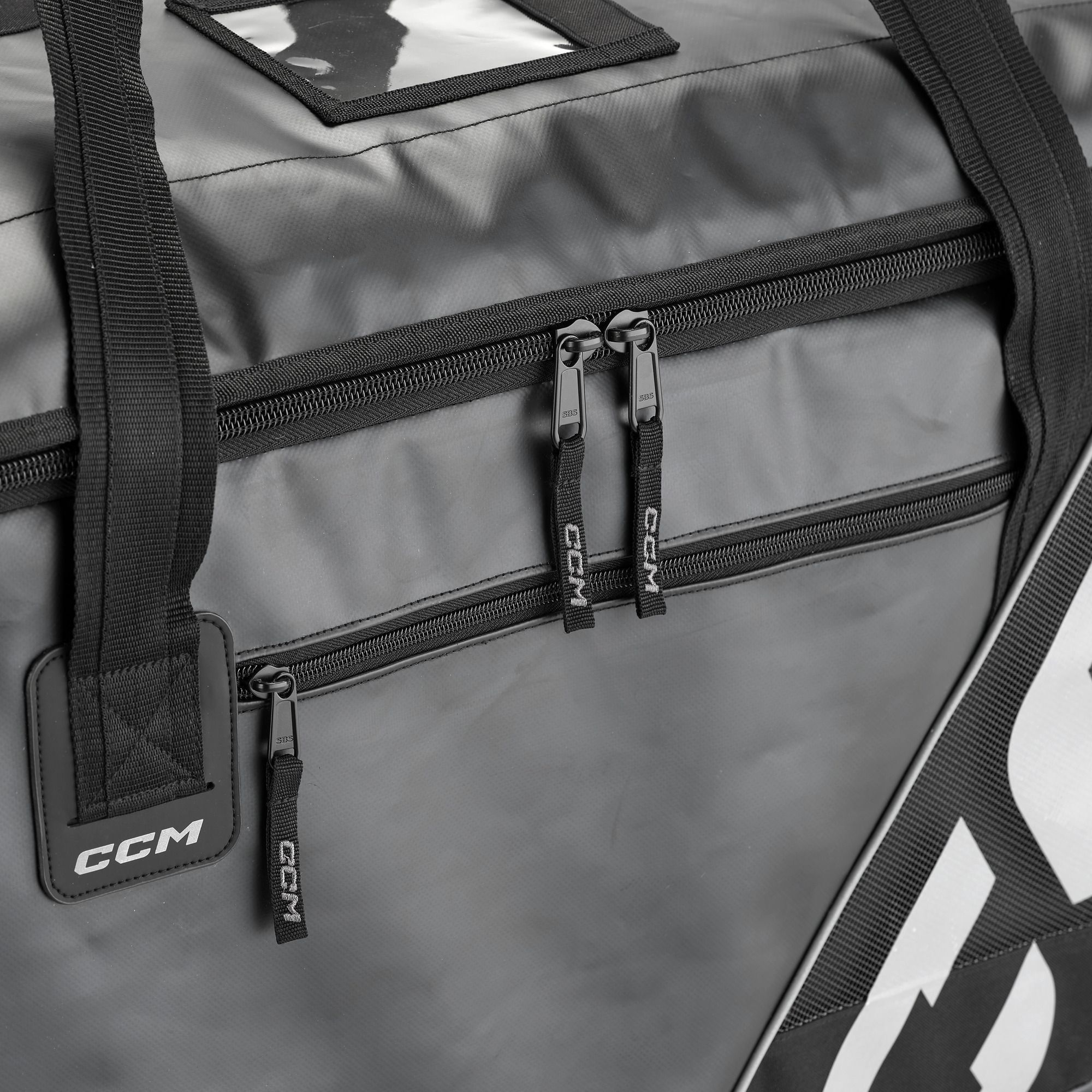 CCM 550 Player 37 Inch Hockey Carry Bag CloseUp