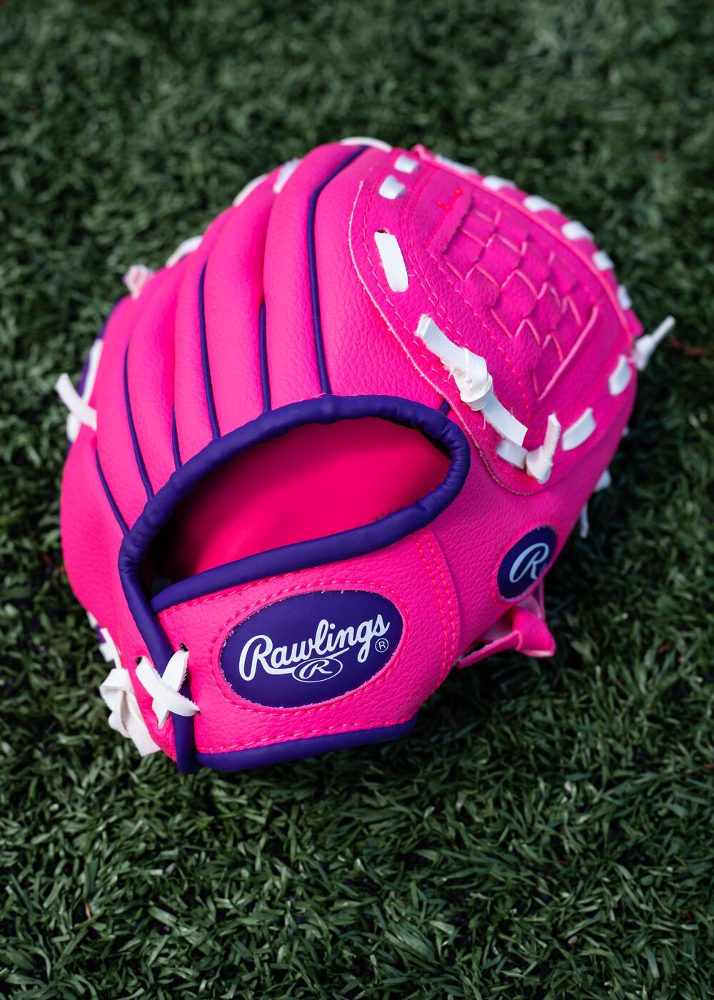 Rawlings Kids Players Series 9" Baseball/Softball Glove With Ball