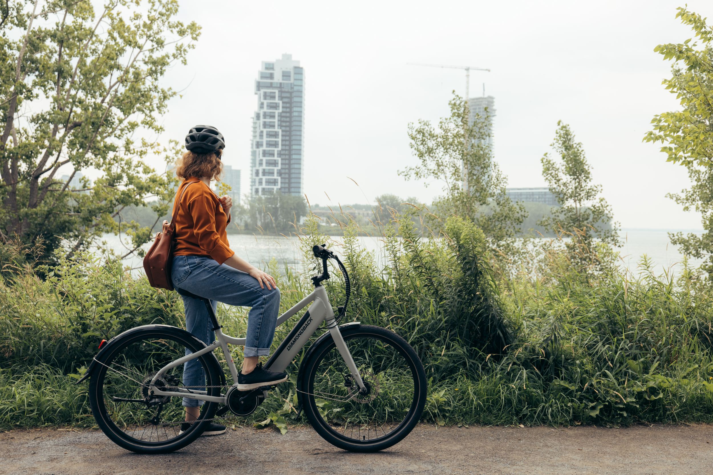 DIAMONDBACK GREENWAY E 27.5 CITY EBIKE (Q123)