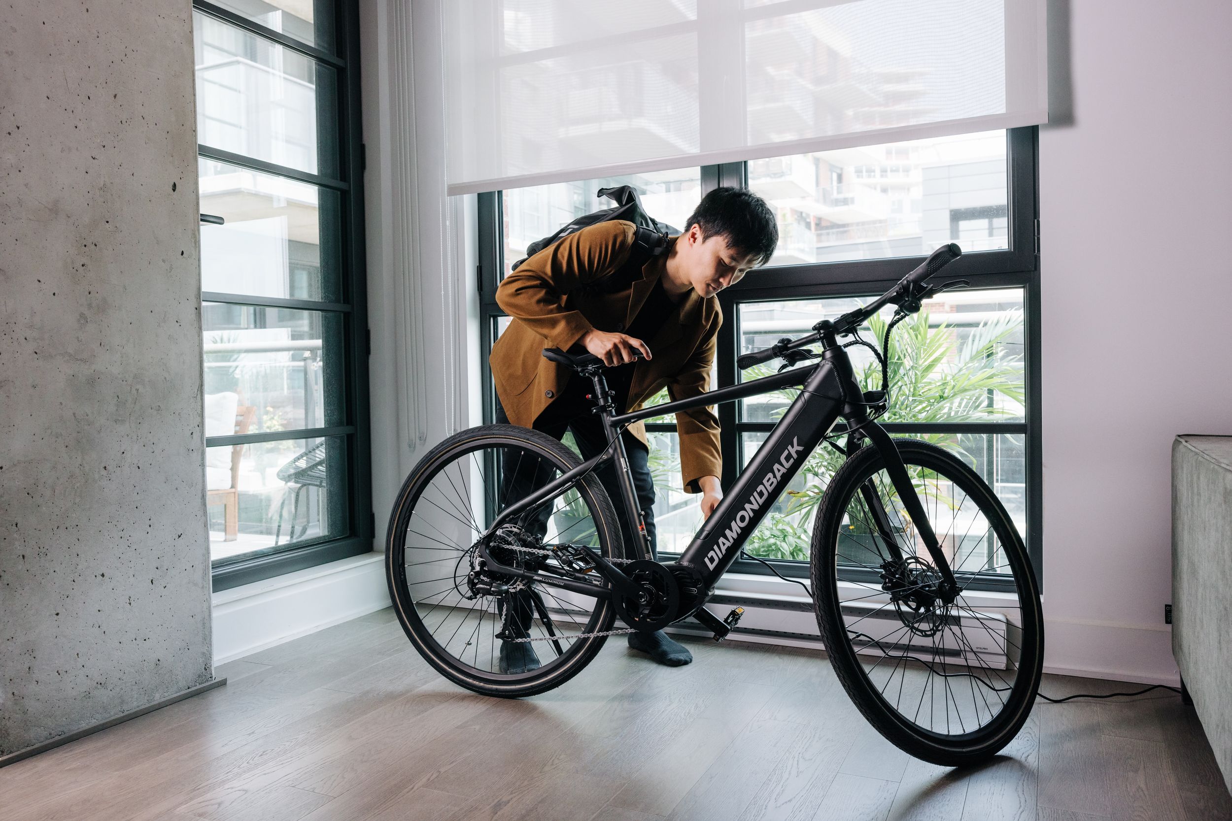 DIAMONDBACK NORDET 700C FLATBAR EBIKE (Q123)