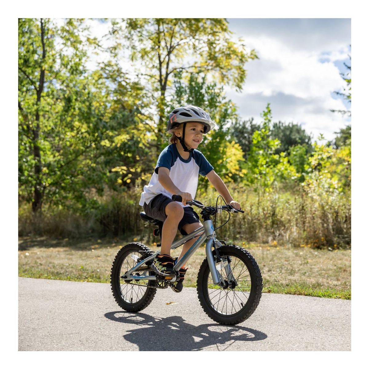 Diamondback Frenzy 16 Inch Junior Mountain Bike Front_Three_Fourths_Angled_Right