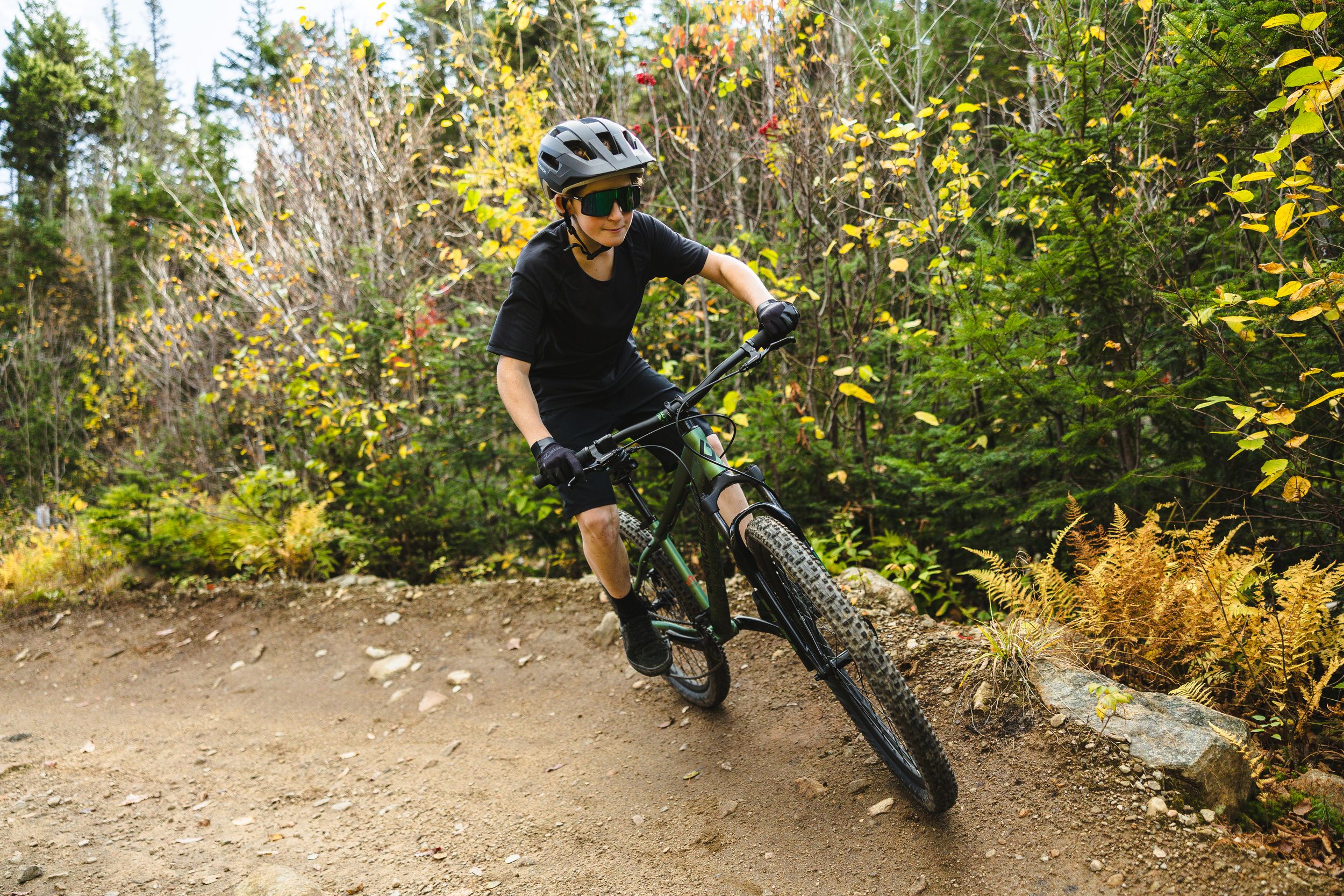 Diamondback Speedtrail 26" Youth Mountain Bike Front_Three_Fourths_Angled_Right