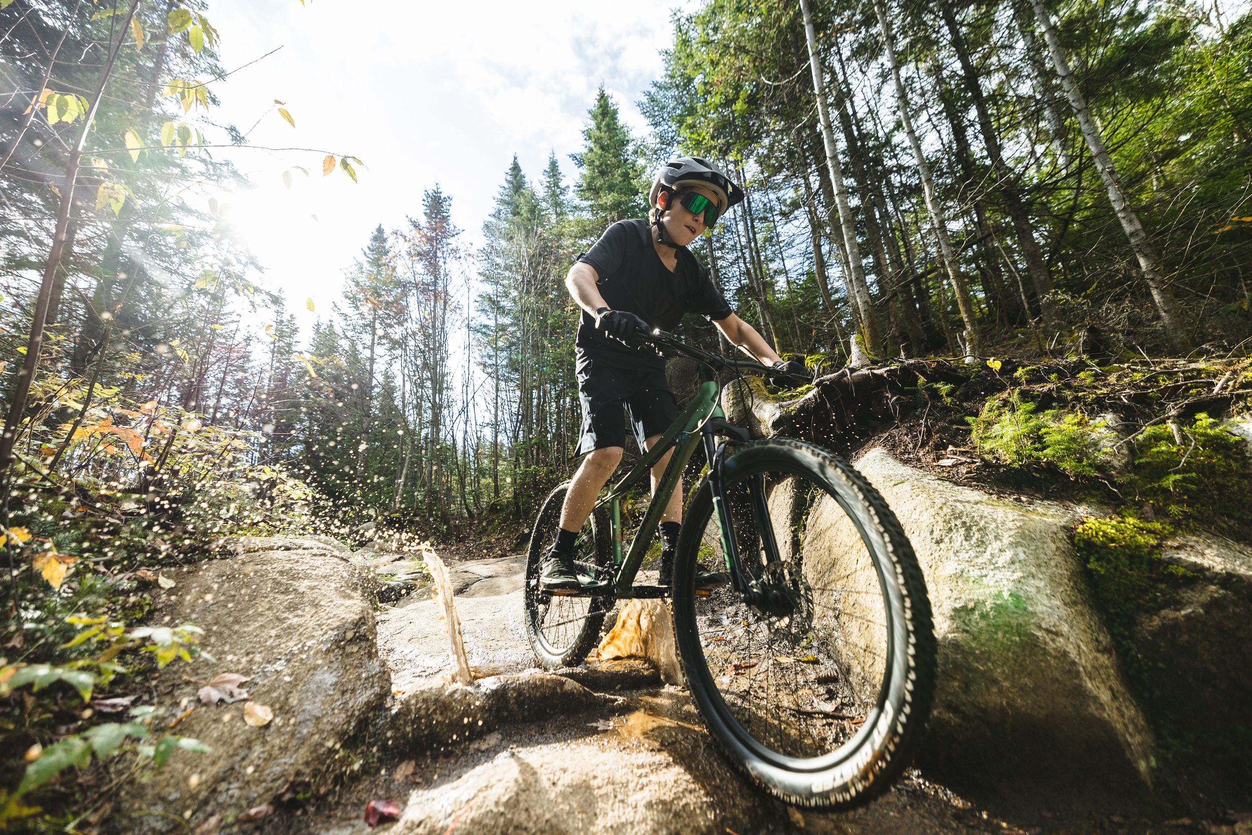 Diamondback Speedtrail 26" Youth Mountain Bike Front_Angled_Right