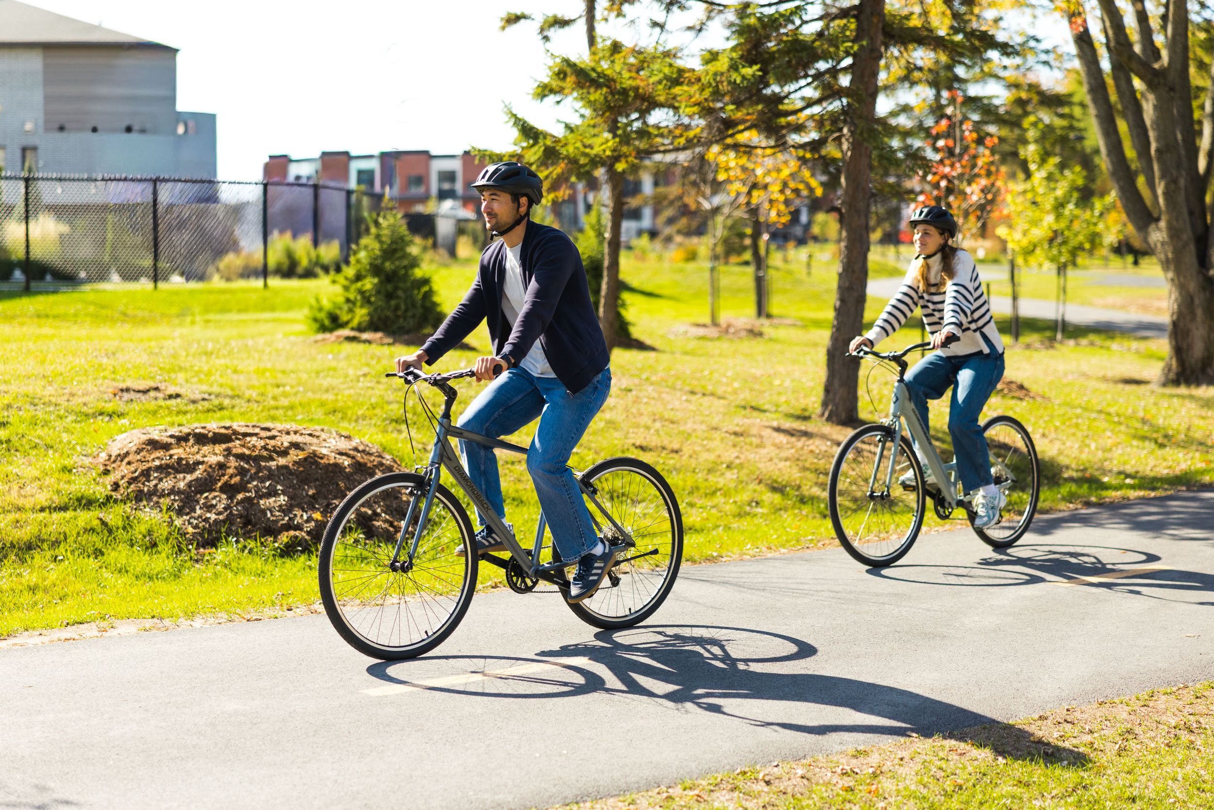 Diamondback Prism 1.0 700C Men's Hybrid Bike