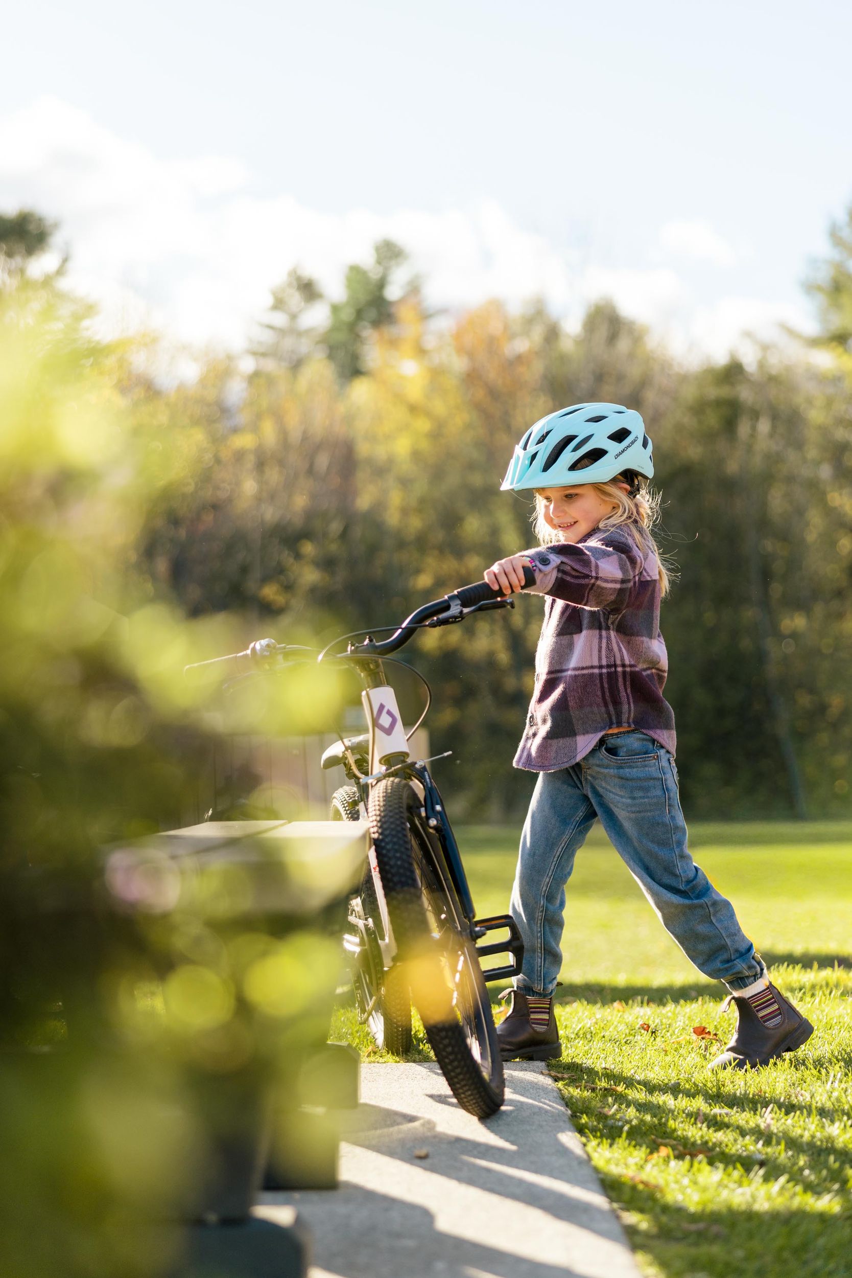 Diamondback Revolve 20" Junior Mountain Bike Front_Flat