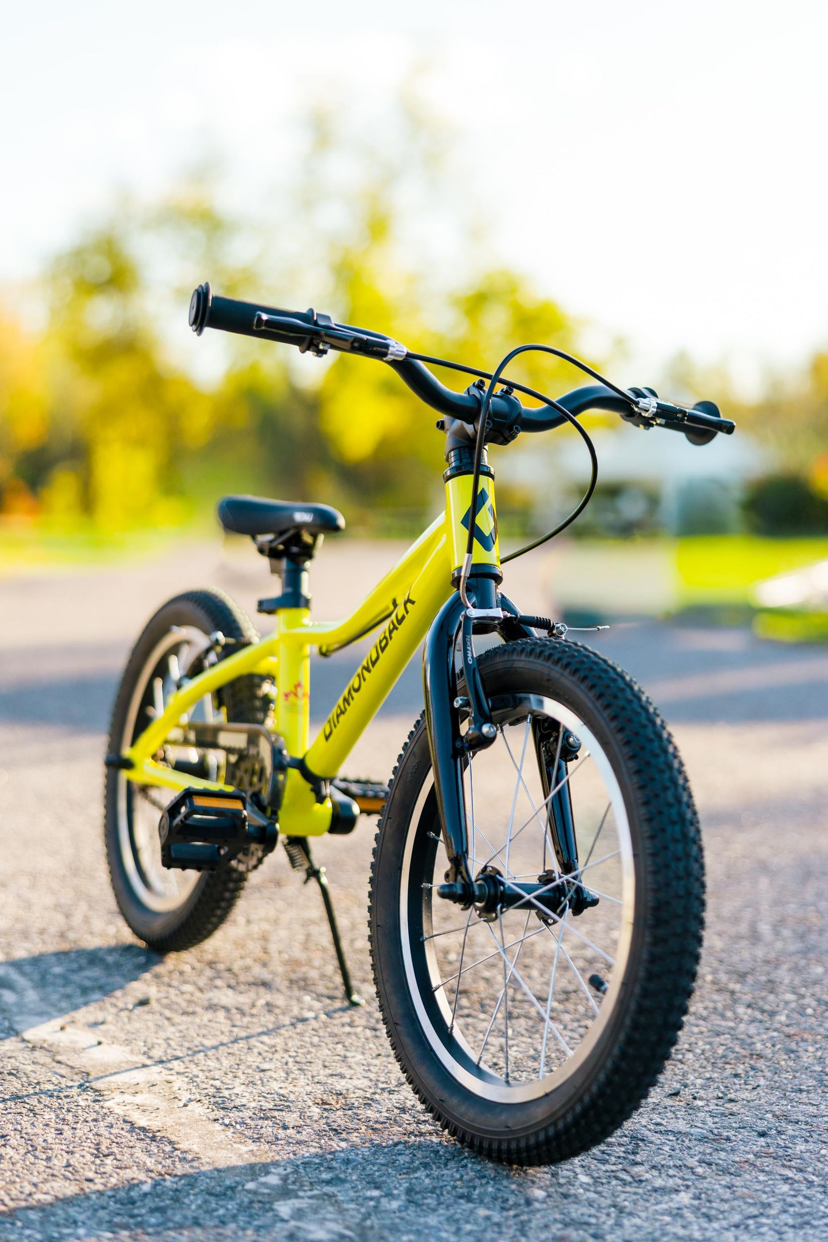 Diamondback Revolve 16 Inch Junior Mountain Bike Front_Angled_Right