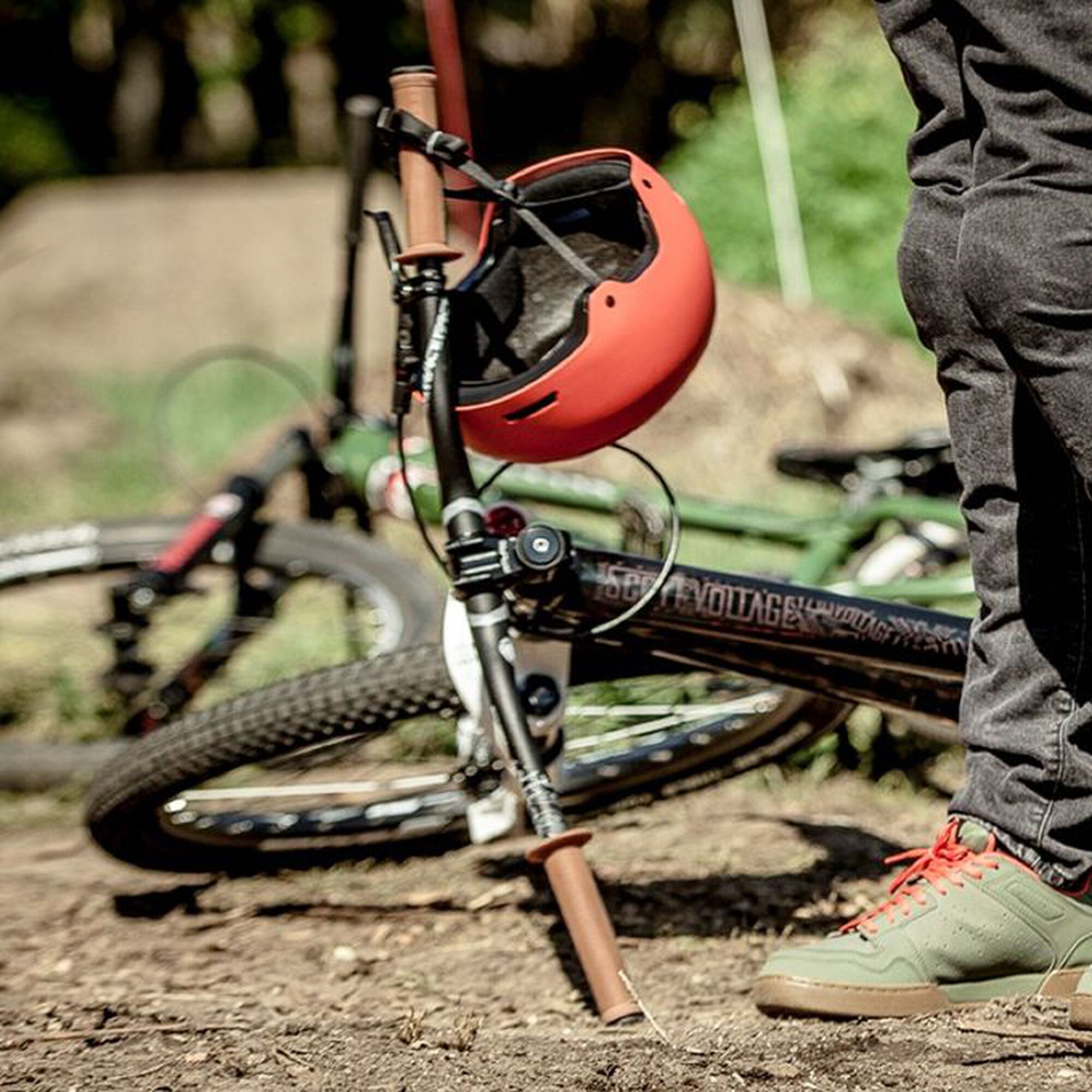 Giro Quarter Men's Bike Helmet