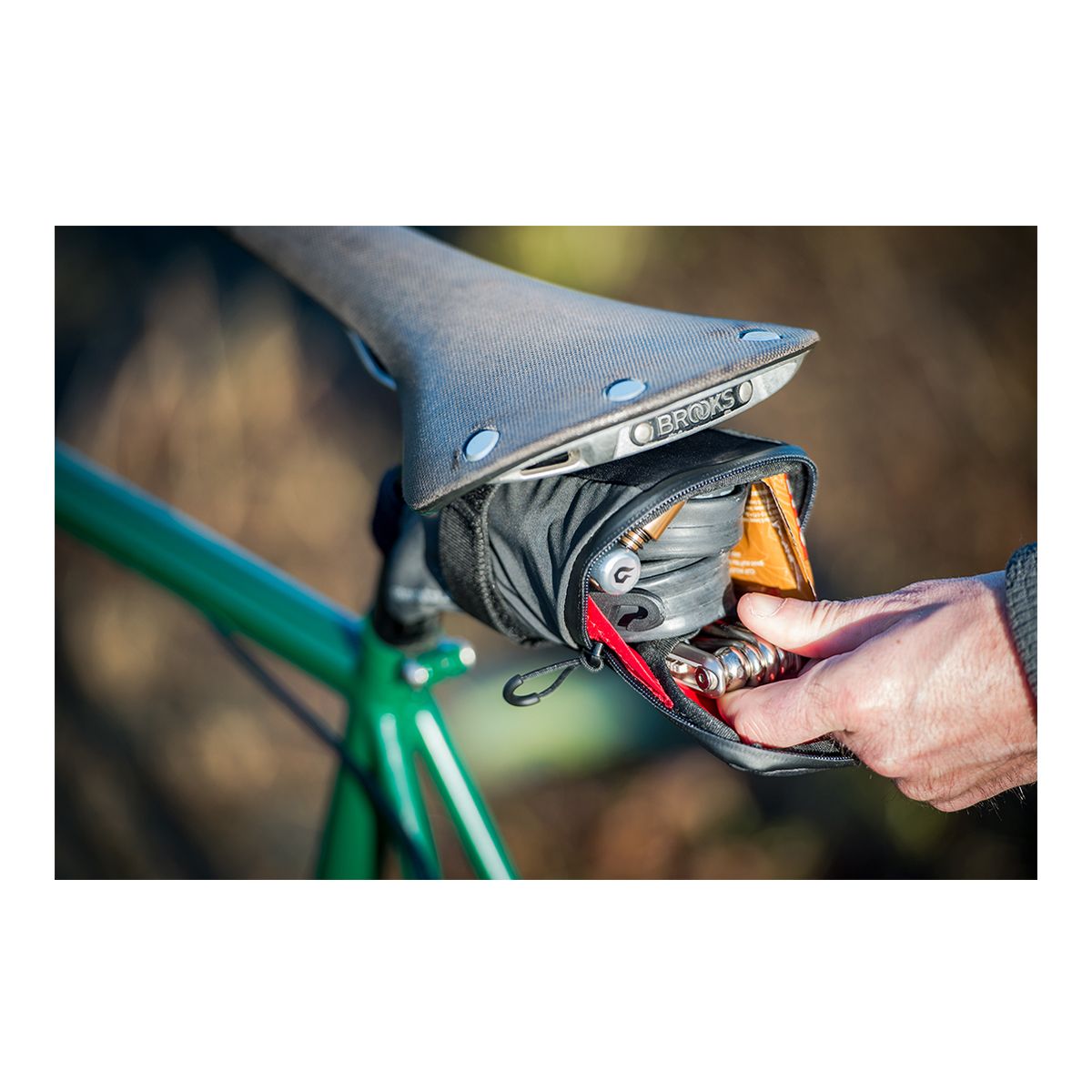 Blackburn Grid Medium Seat Bike Bag Front_Angled_Right