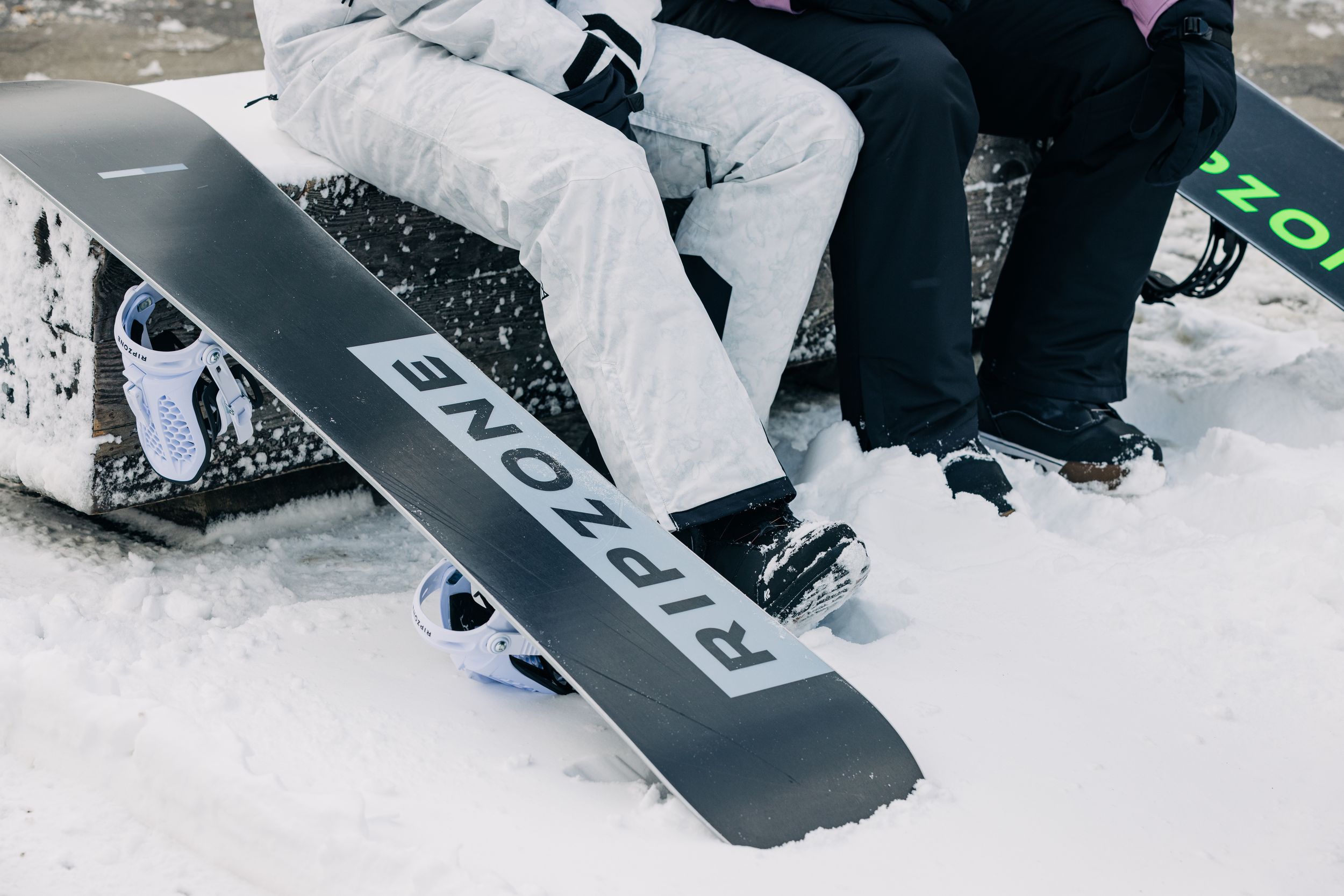 Ripzone Station Men's Twin Flat Snowboard 2024