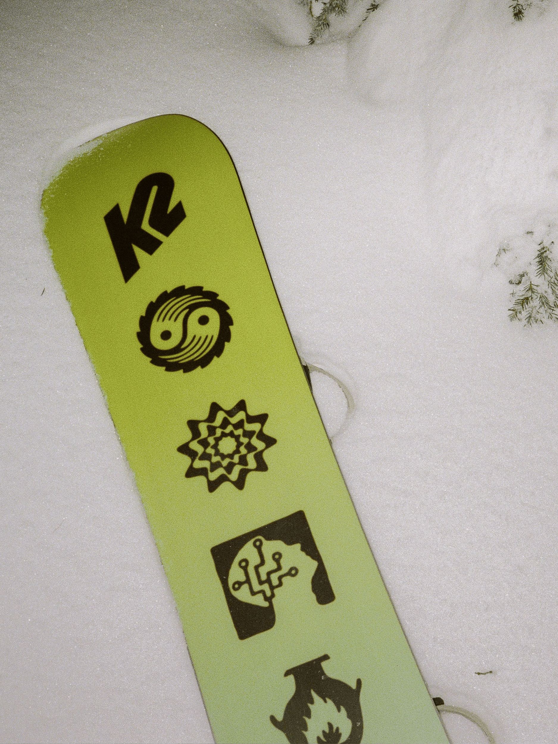 K2 Embassy Men's Snowboard 2024