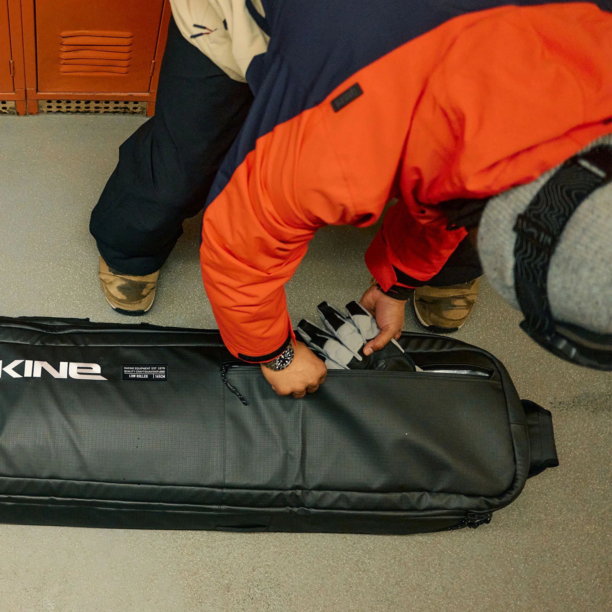 Dakine Low Roller Wheeled Snowboard Travel Bag 2025