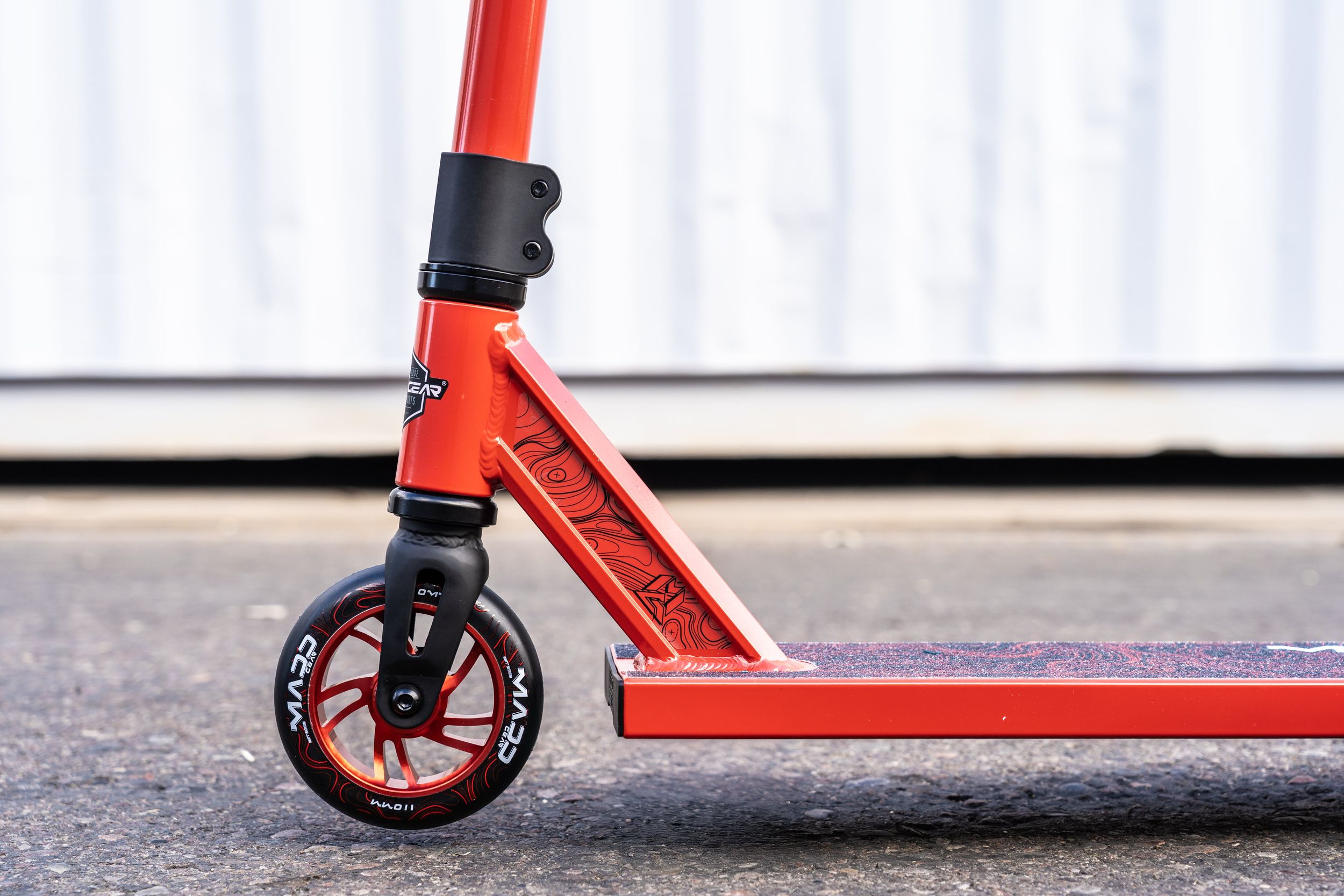 Madd Gear MG4 Titan Pro Scooter CloseUp