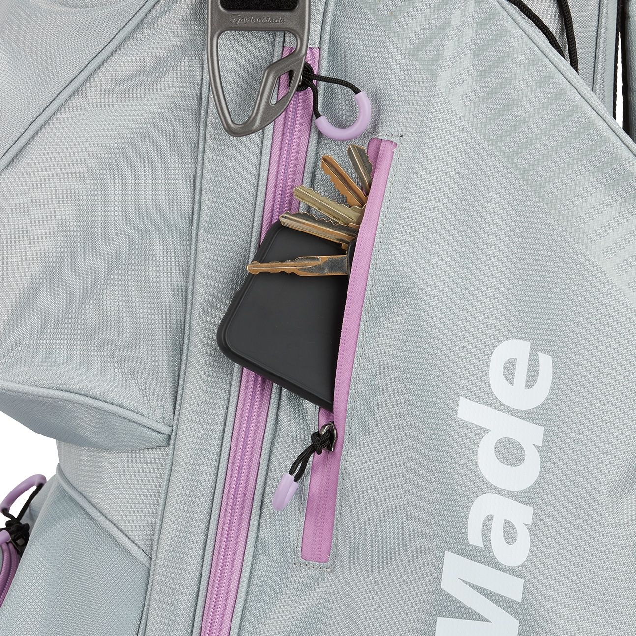 TaylorMade Pro 2.0 Golf Cart Bag CloseUp