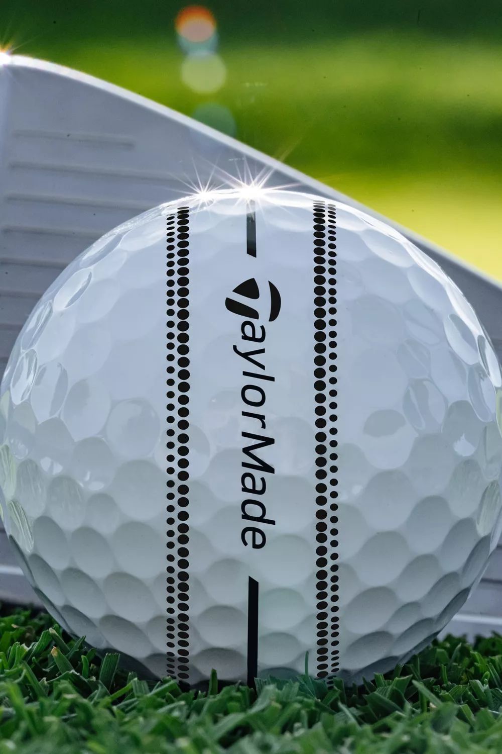 TaylorMade TP5 Stripe 2026  Golf Balls -12pk CloseUp
