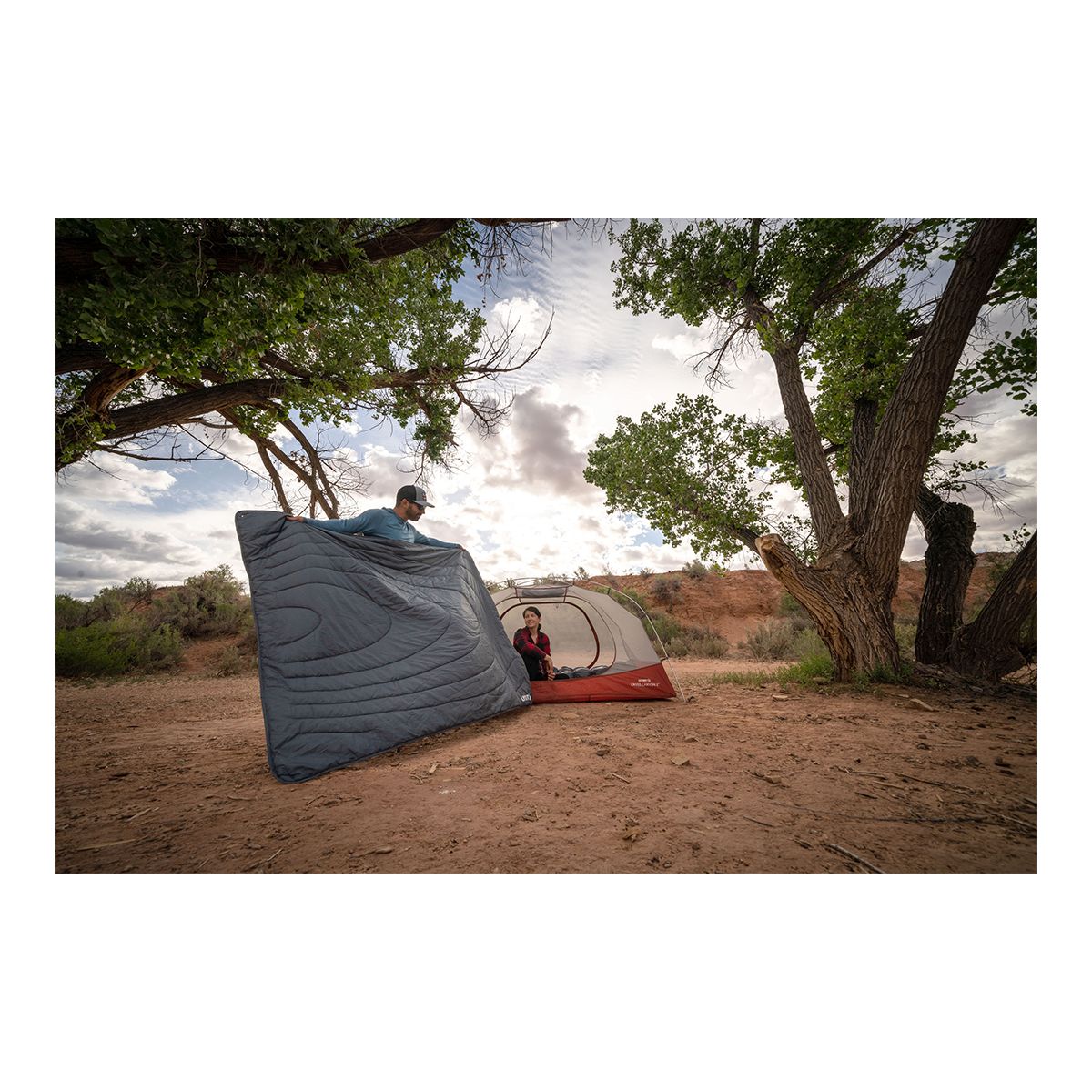 Klymit Horizon Travel Blanket Front_Angled_Right