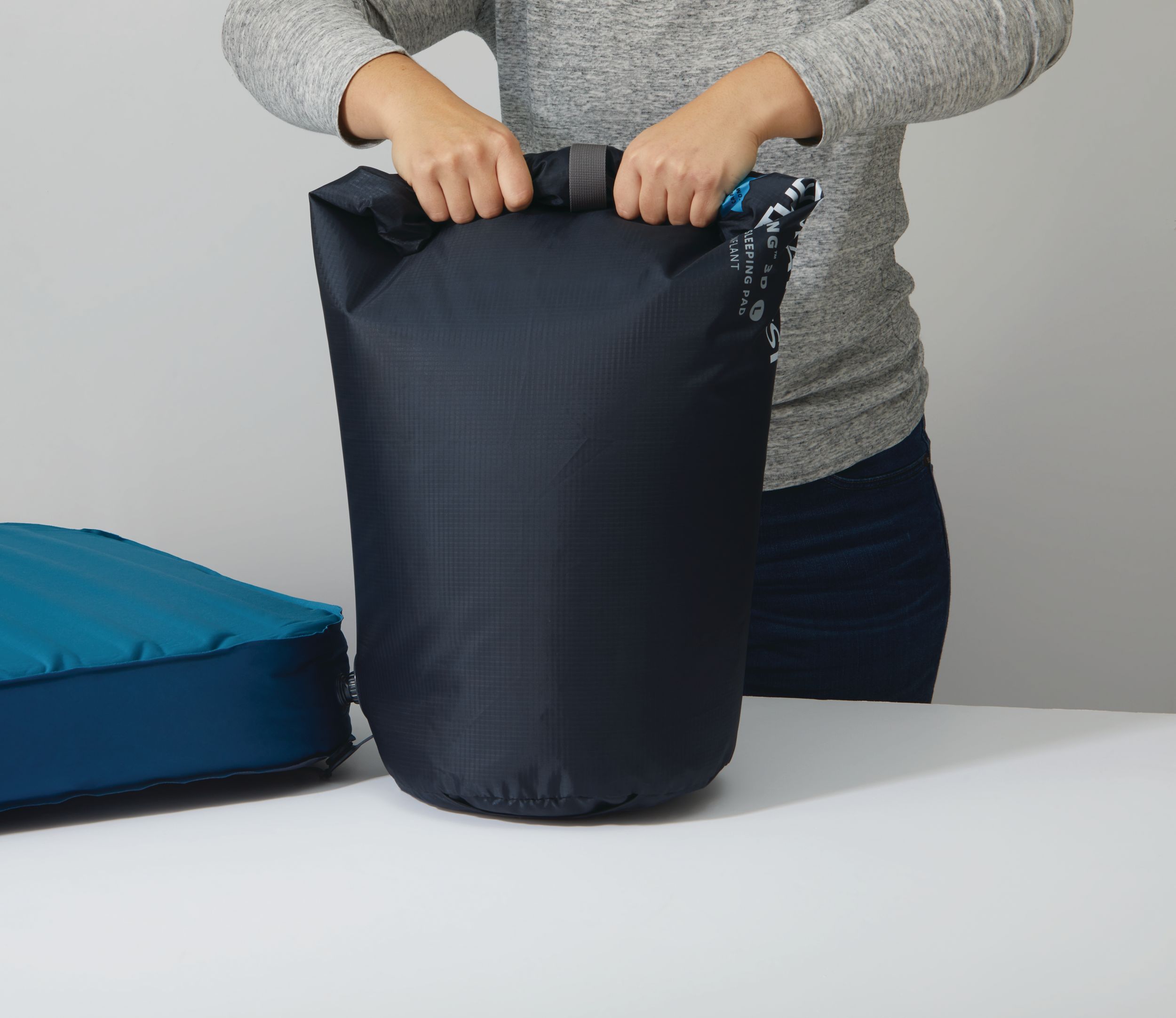 Therm-A-Rest MondoKing™ 3D Sleeping Pad Front_Flat