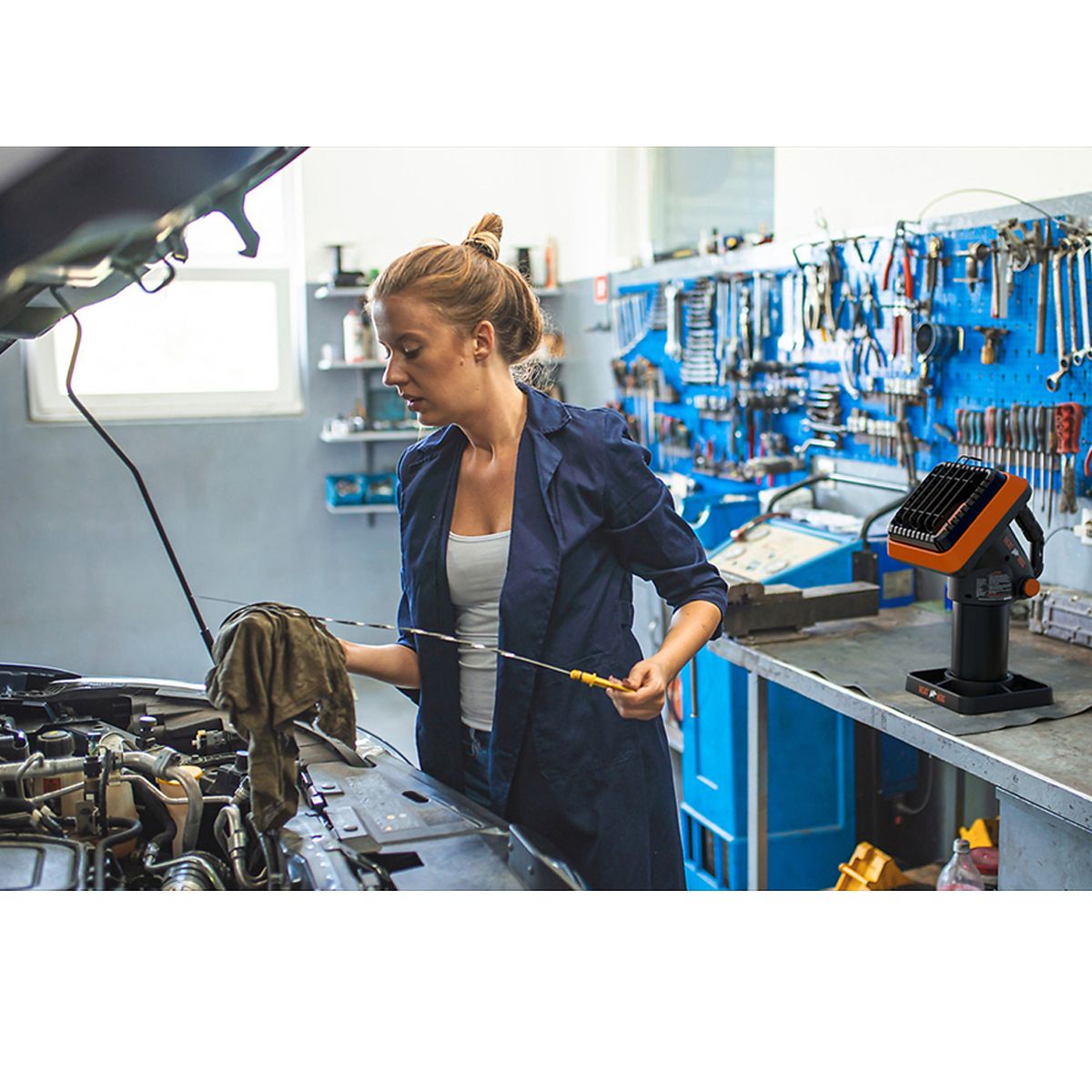 Heat Hog Piglet 4,000 BTU LP Propane Heater Front_Three_Fourths_Angled_Left