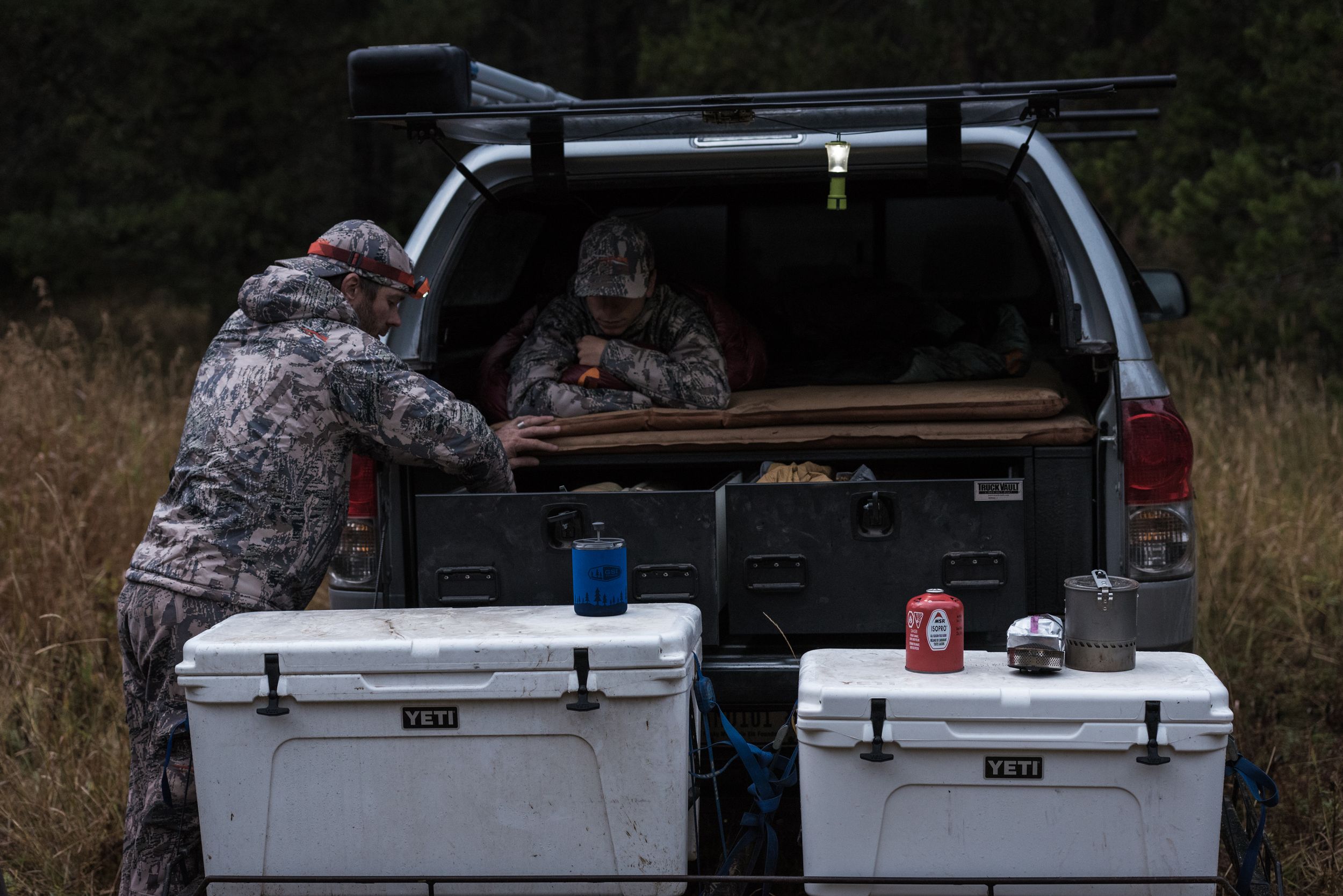 Yeti 110 hot sale cooler