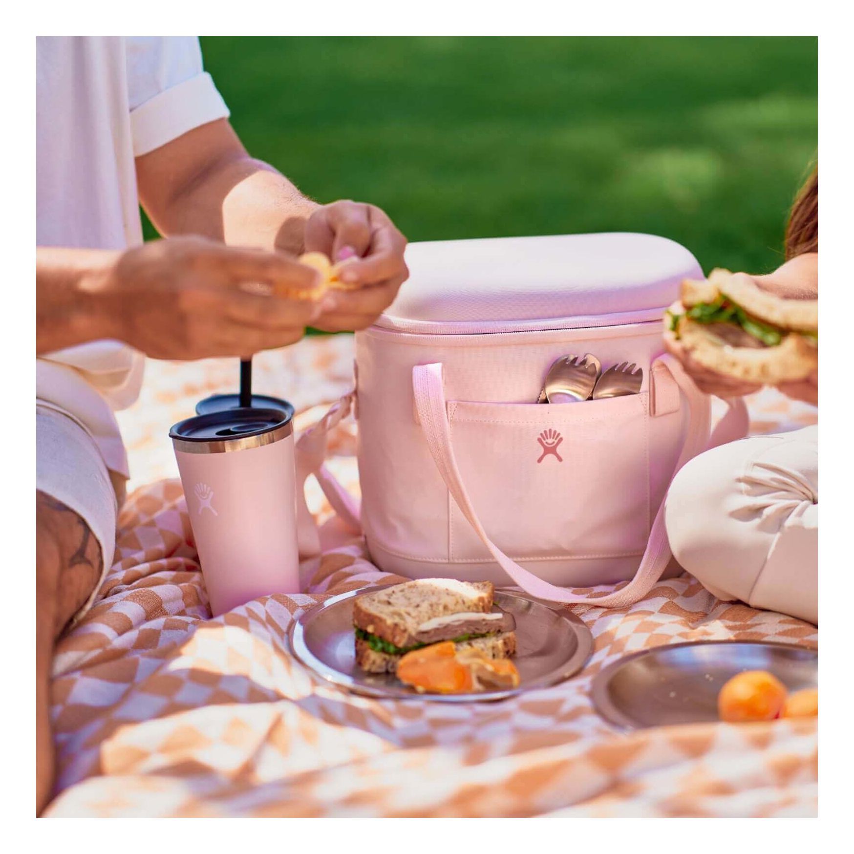 Hydro Flask Carry Out Soft Cooler - 20 L