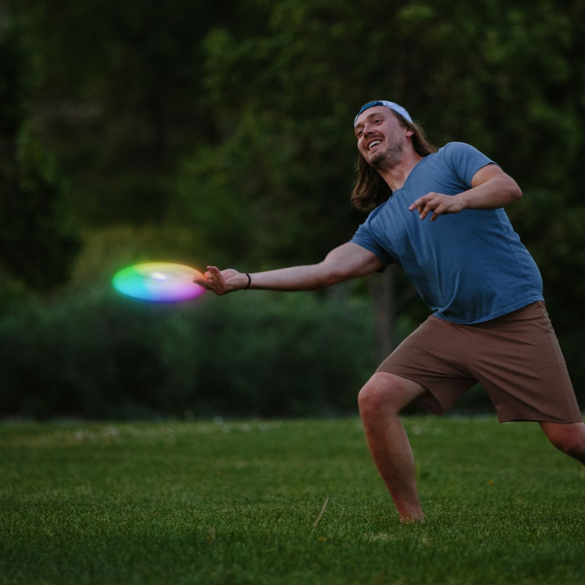 Nite Ize Flashflight Rechargeable Light Up Frisbee Overhead_Plunge