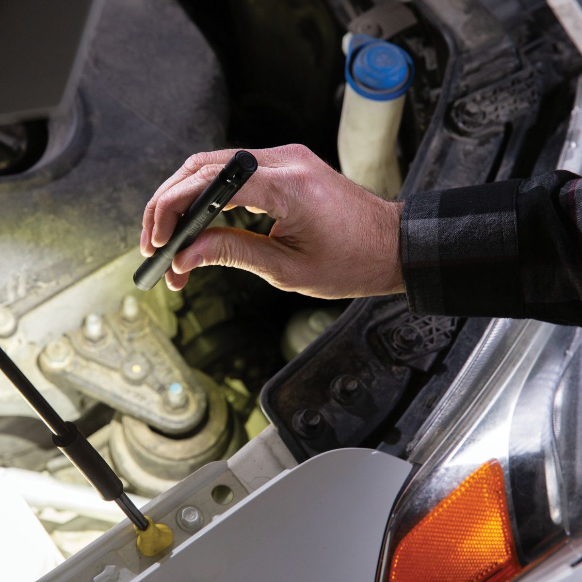 Nite Ize Radiant Rechargeable Pen Light Back_Angled_Left