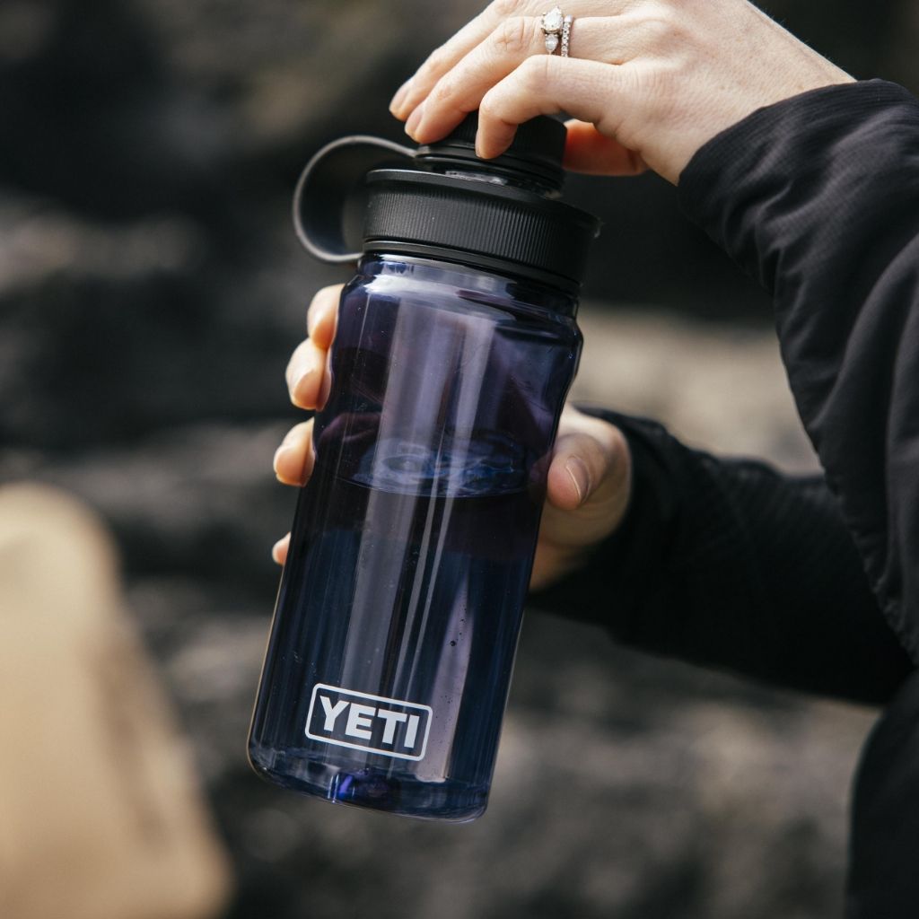 YETI Yonder™ .6L C Water Bottle with Tether Cap