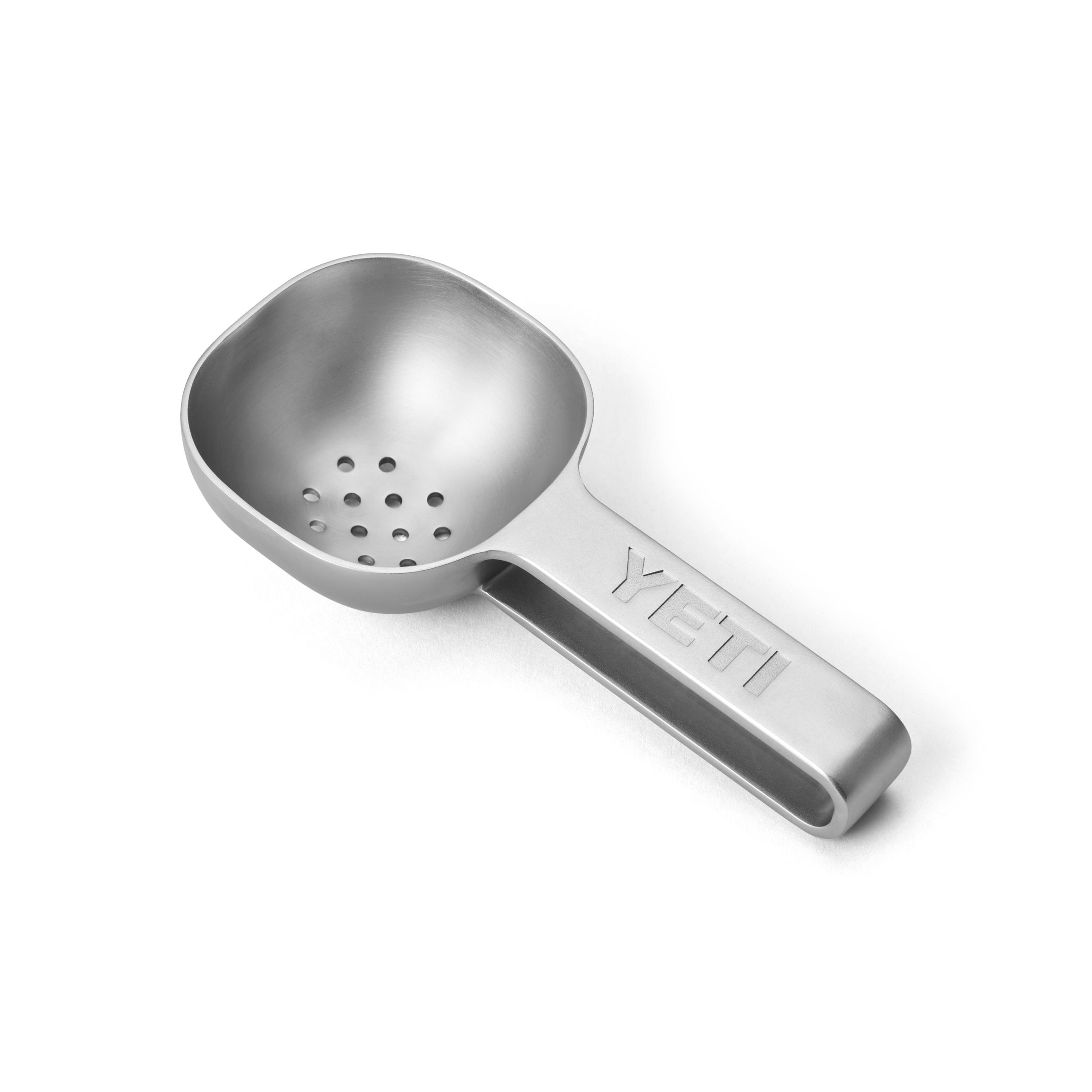 YETI Ice Scoop Overhead_Plunge