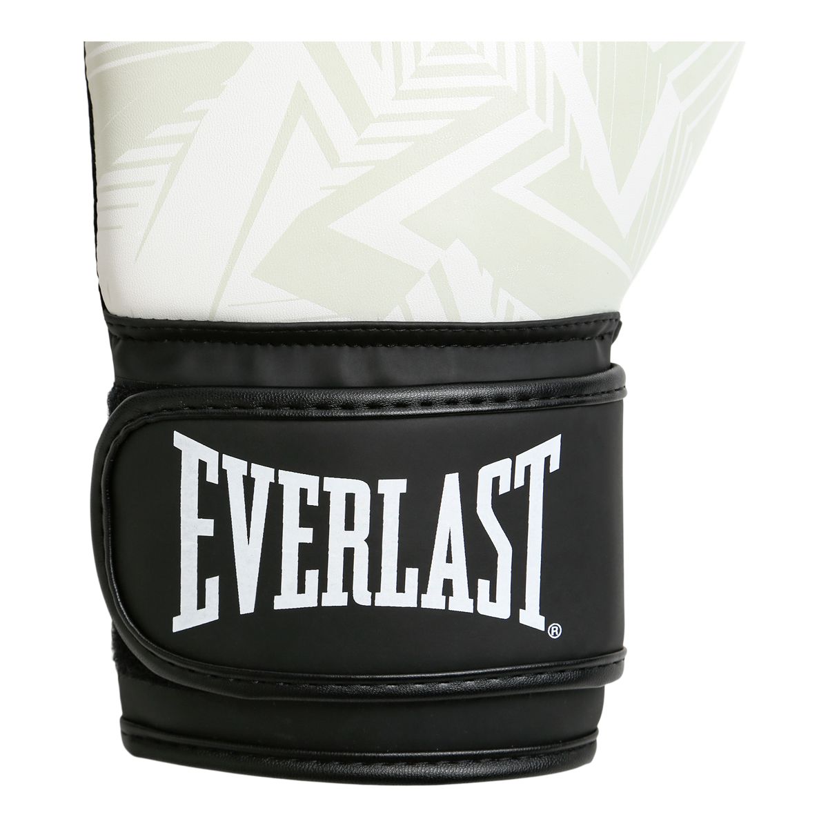 Everlast Spark 14 oz Training Gloves CloseUp