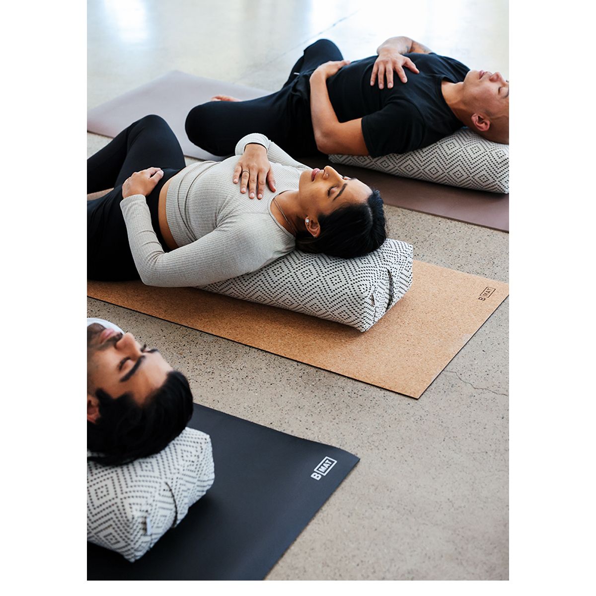 B Yoga The Calm Bolster