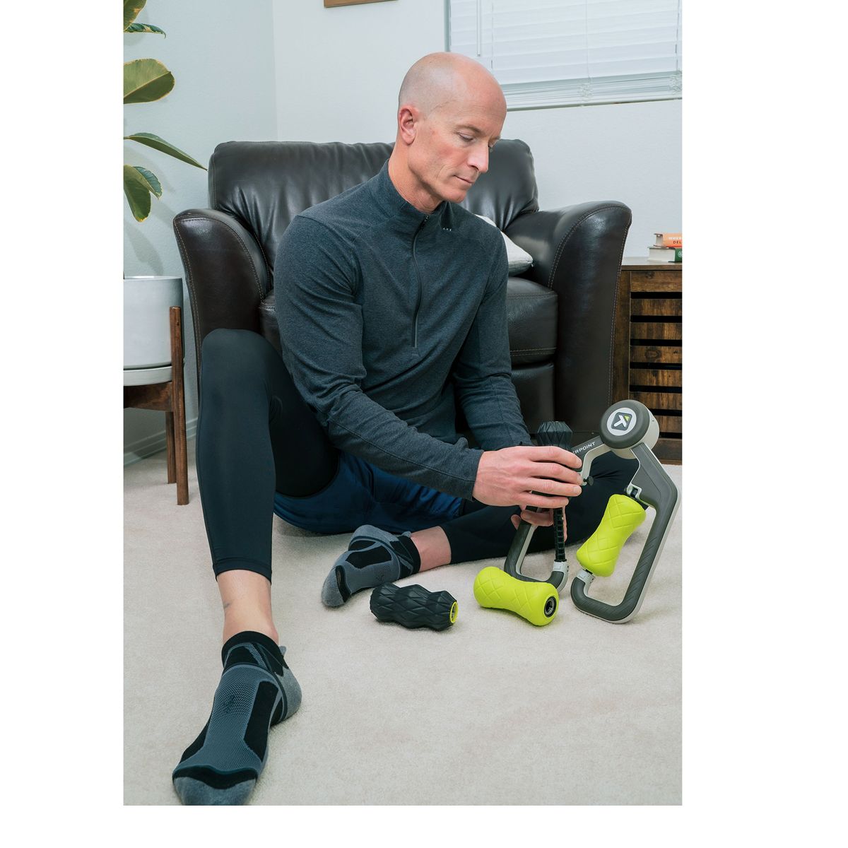 SKLZ Triggerpoint Fuse Massager Front_Three_Fourths_Angled_Left