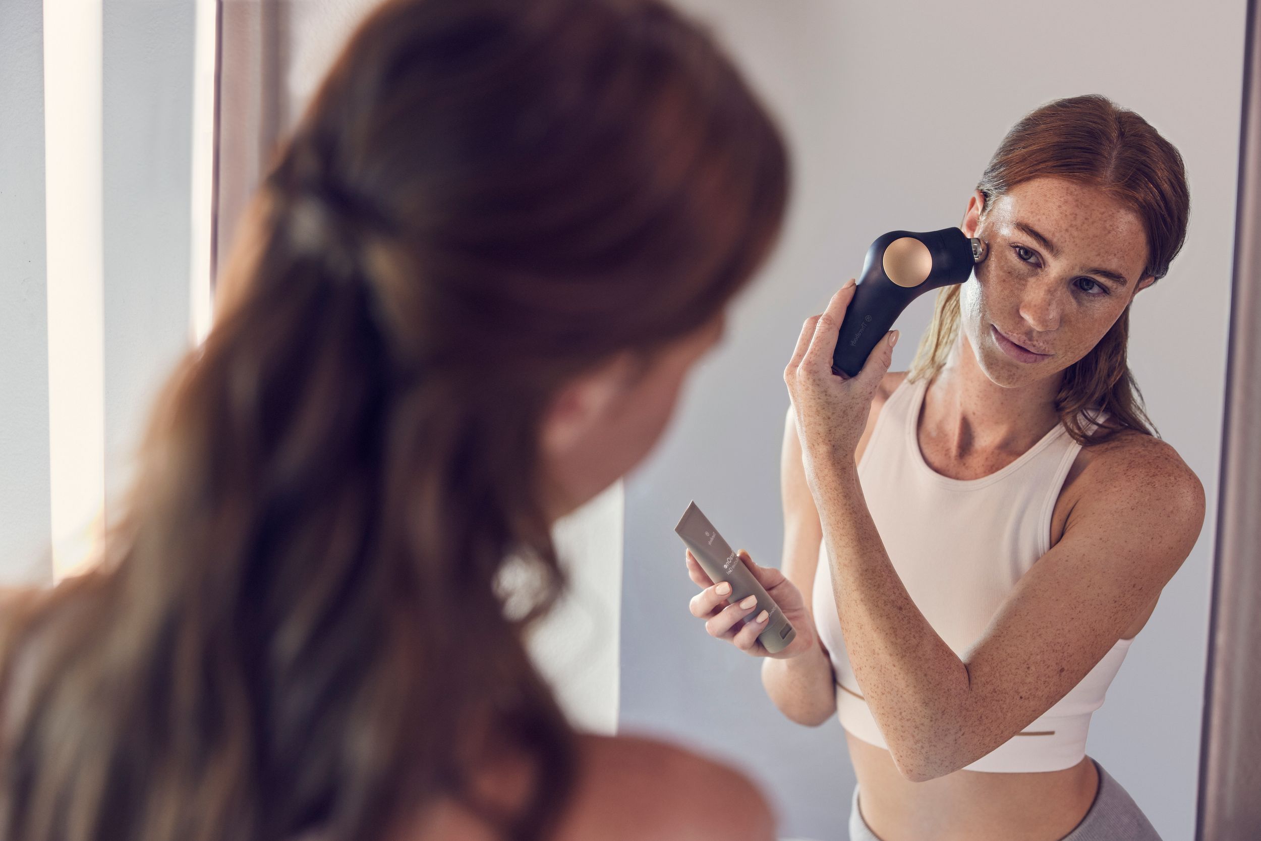 Therabody Theraface Pro Massage Device Side_Right