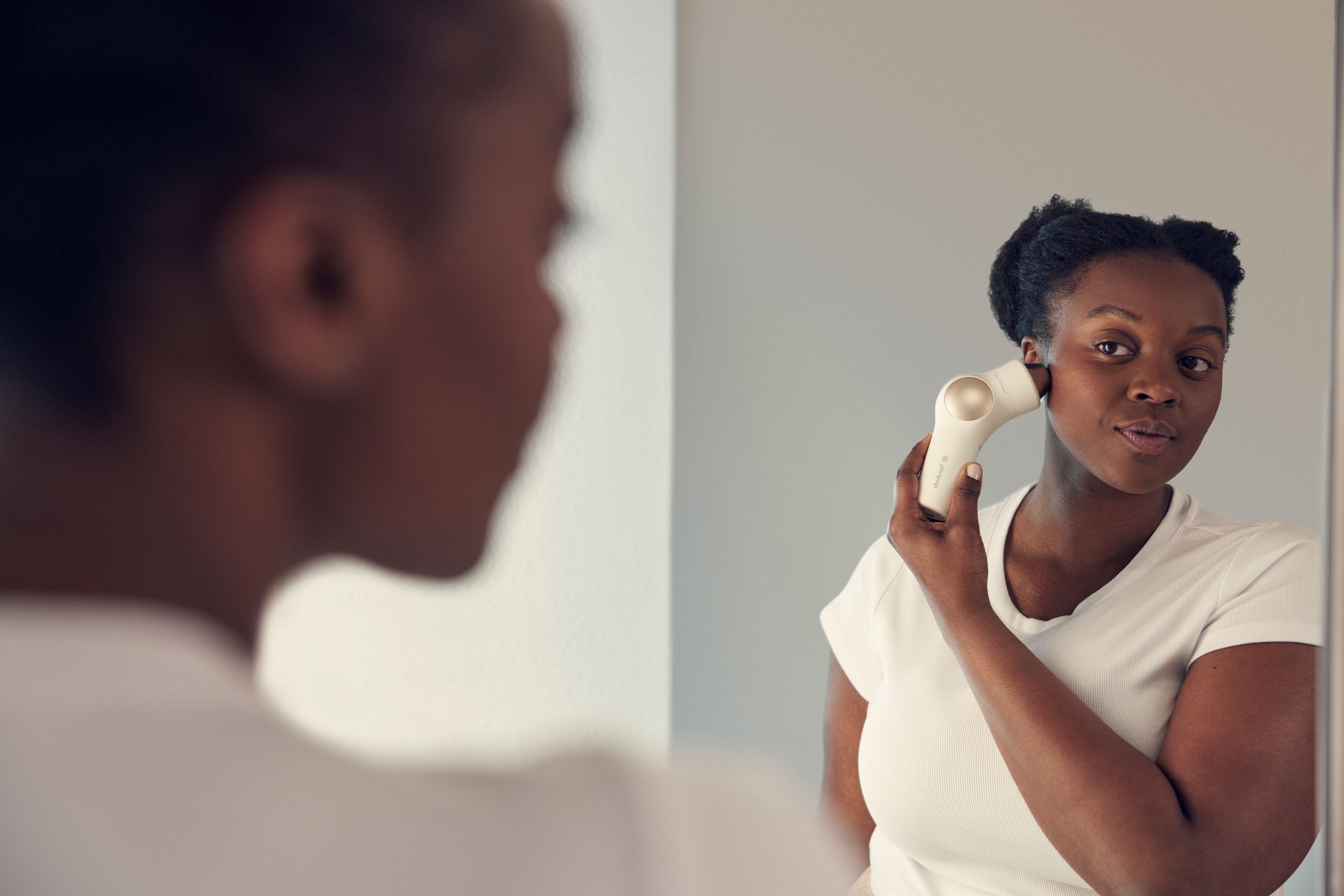 Therabody Theraface Hot & Cold Therapy Rings Side_Right