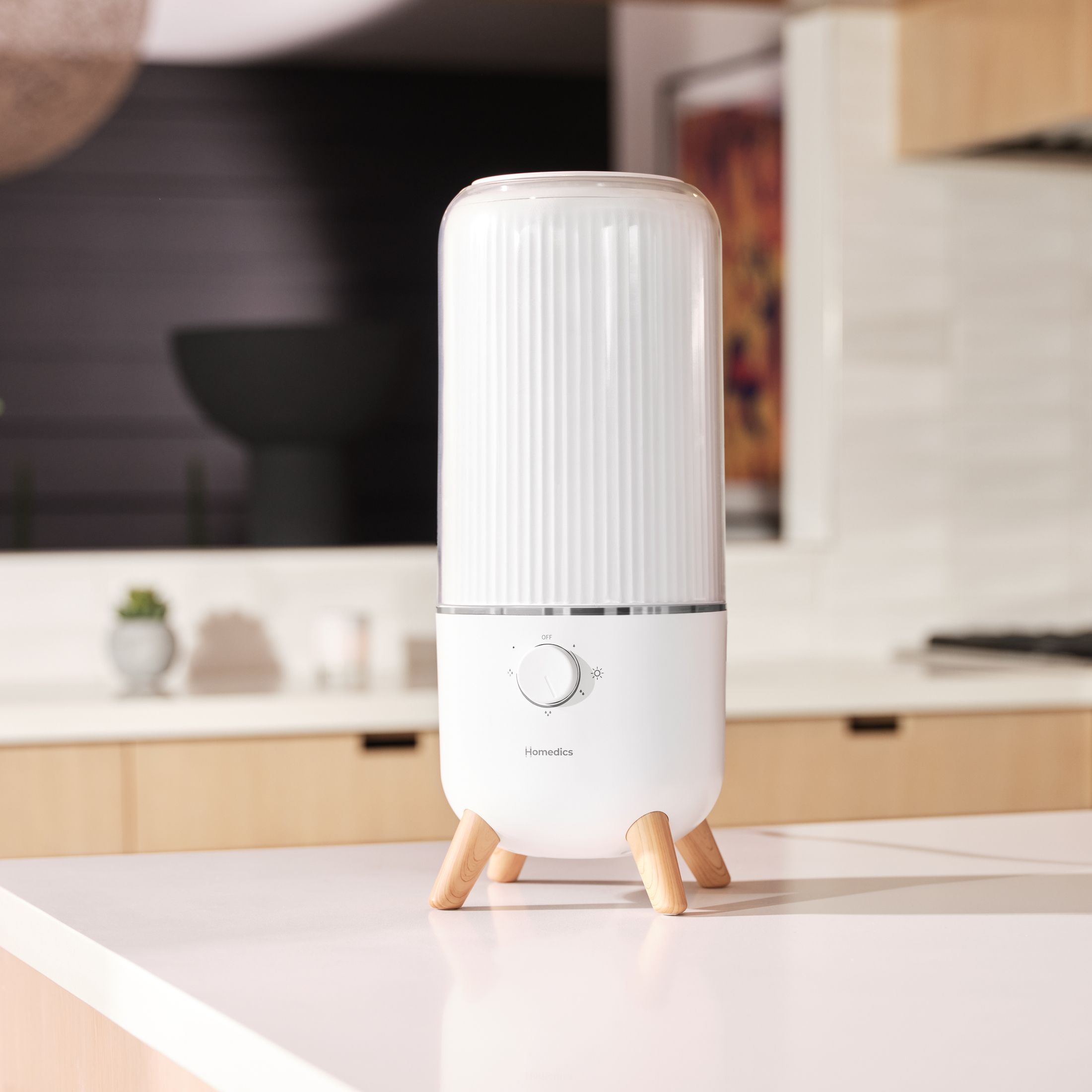 HoMedics TotalComfort  Deluxe Ultrasonic Humidifier Front_Elevated