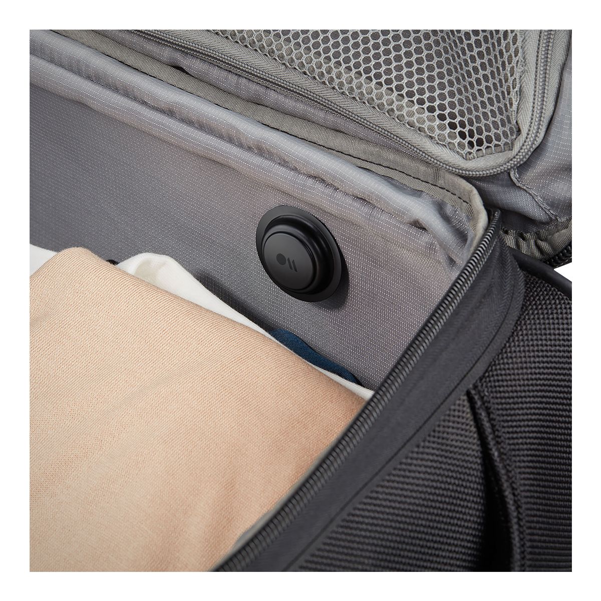 Case Mate Airtag Sticker Mount Front_Angled_Left