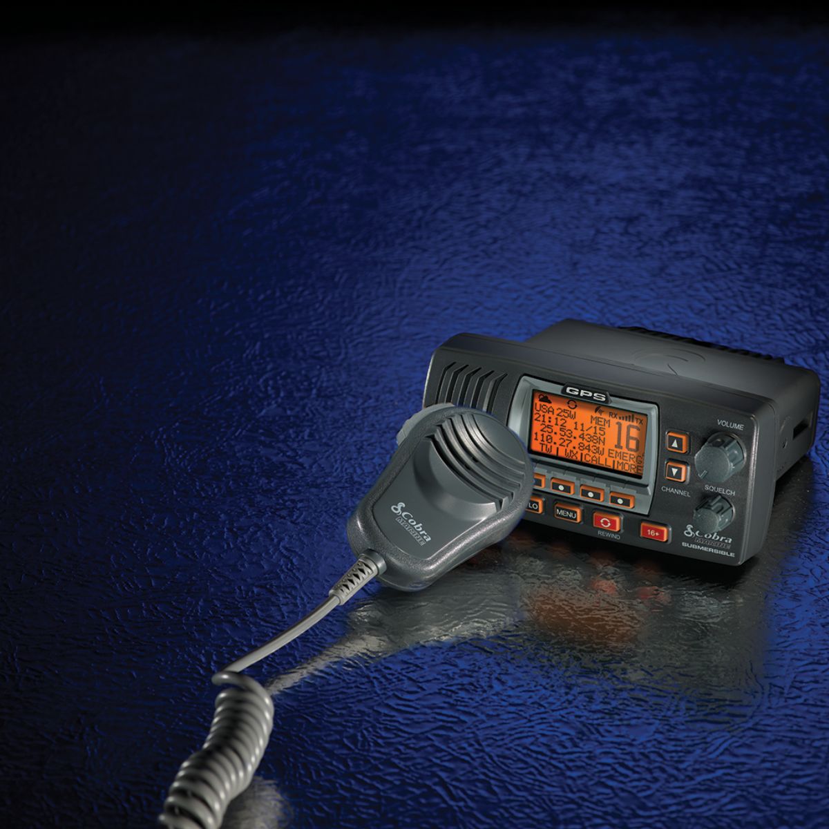 Cobra&nbsp;MR F77B GPS&nbsp;25 Watt Fix Mount VHF Marine Radio Overhead_Plunge