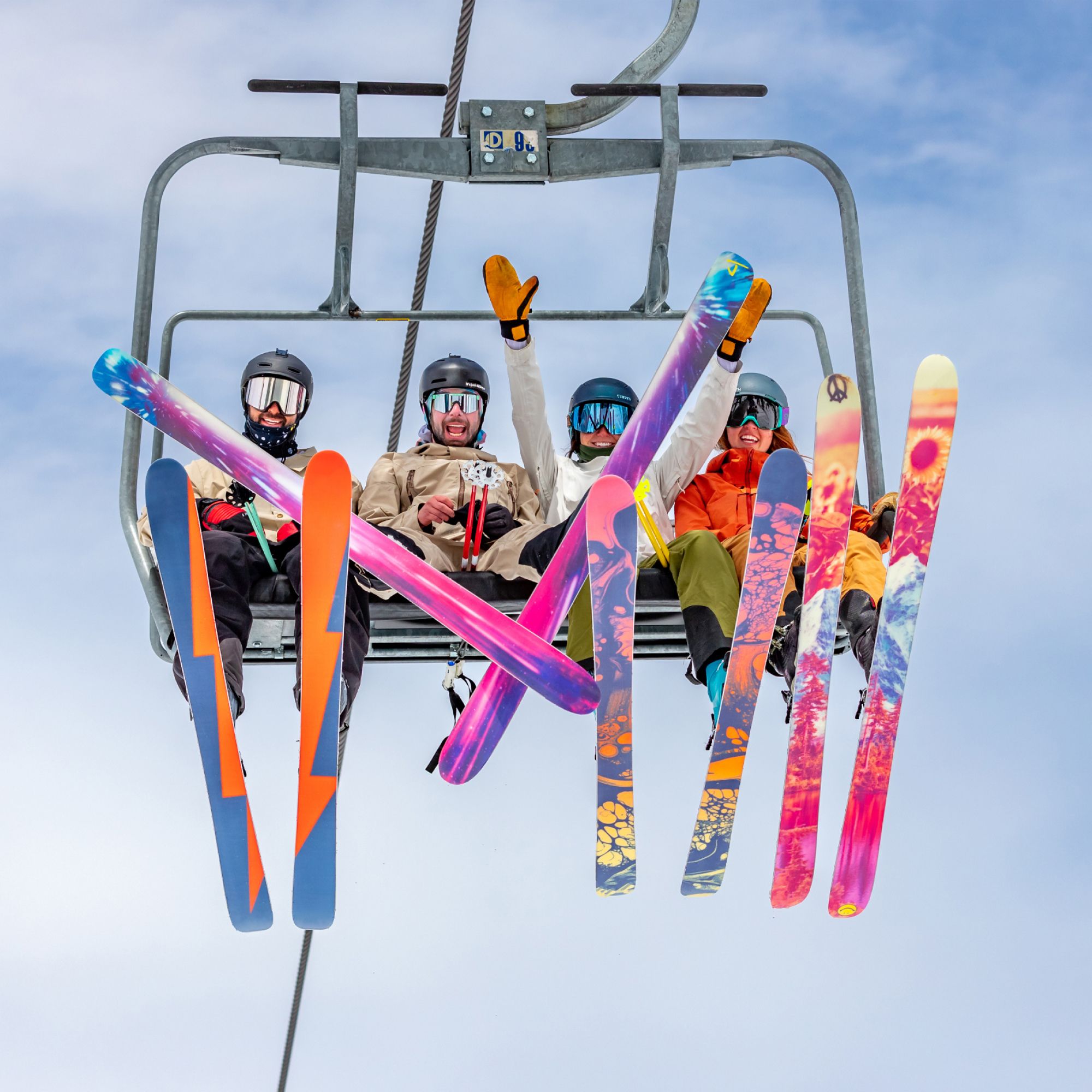 Aleck 006™ Universal Wireless Helmet Audio & Communication - 2 Pack Bottom_Plunge