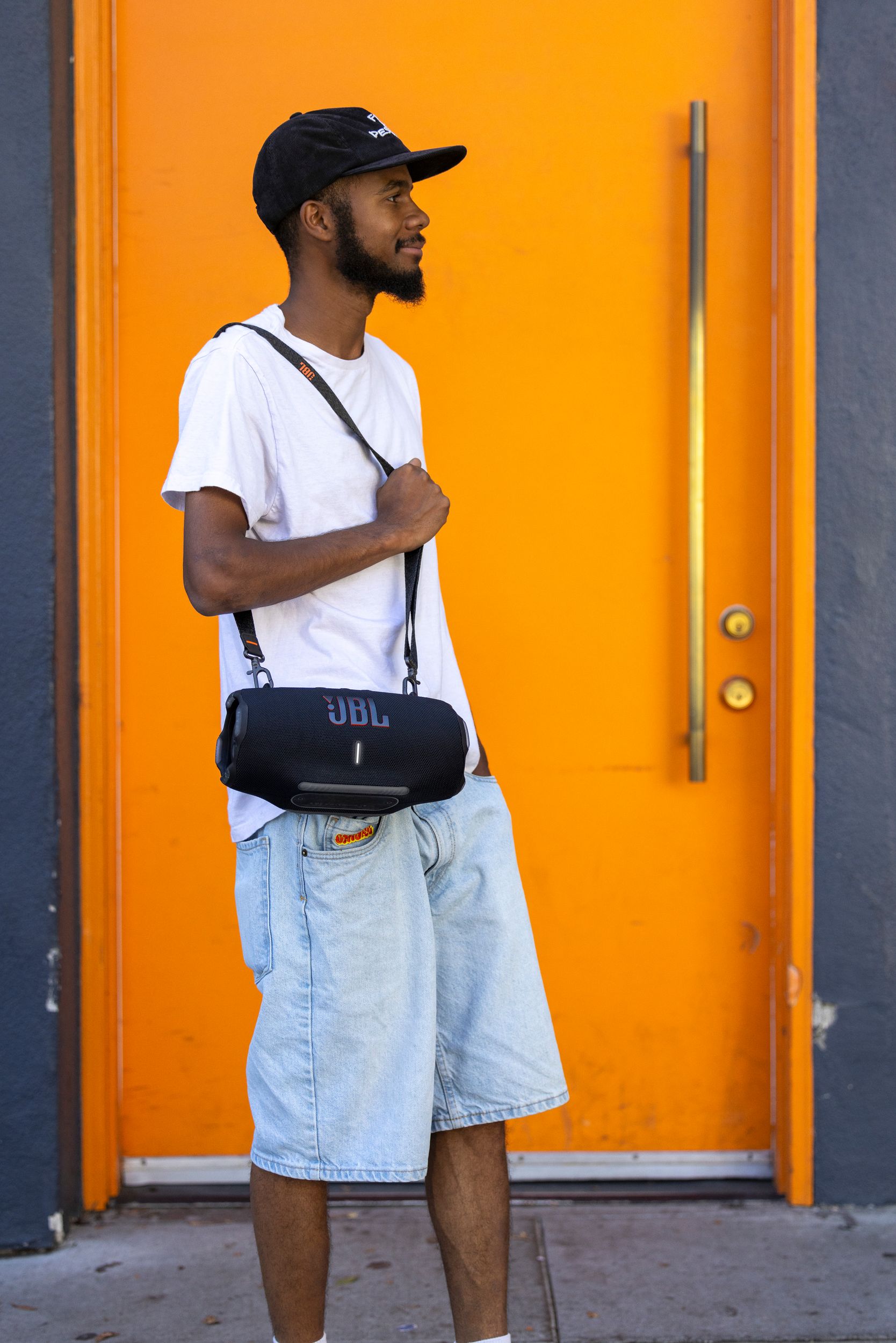 JBL Xtreme 4 Portable Waterproof Speaker Bottom_Plunge