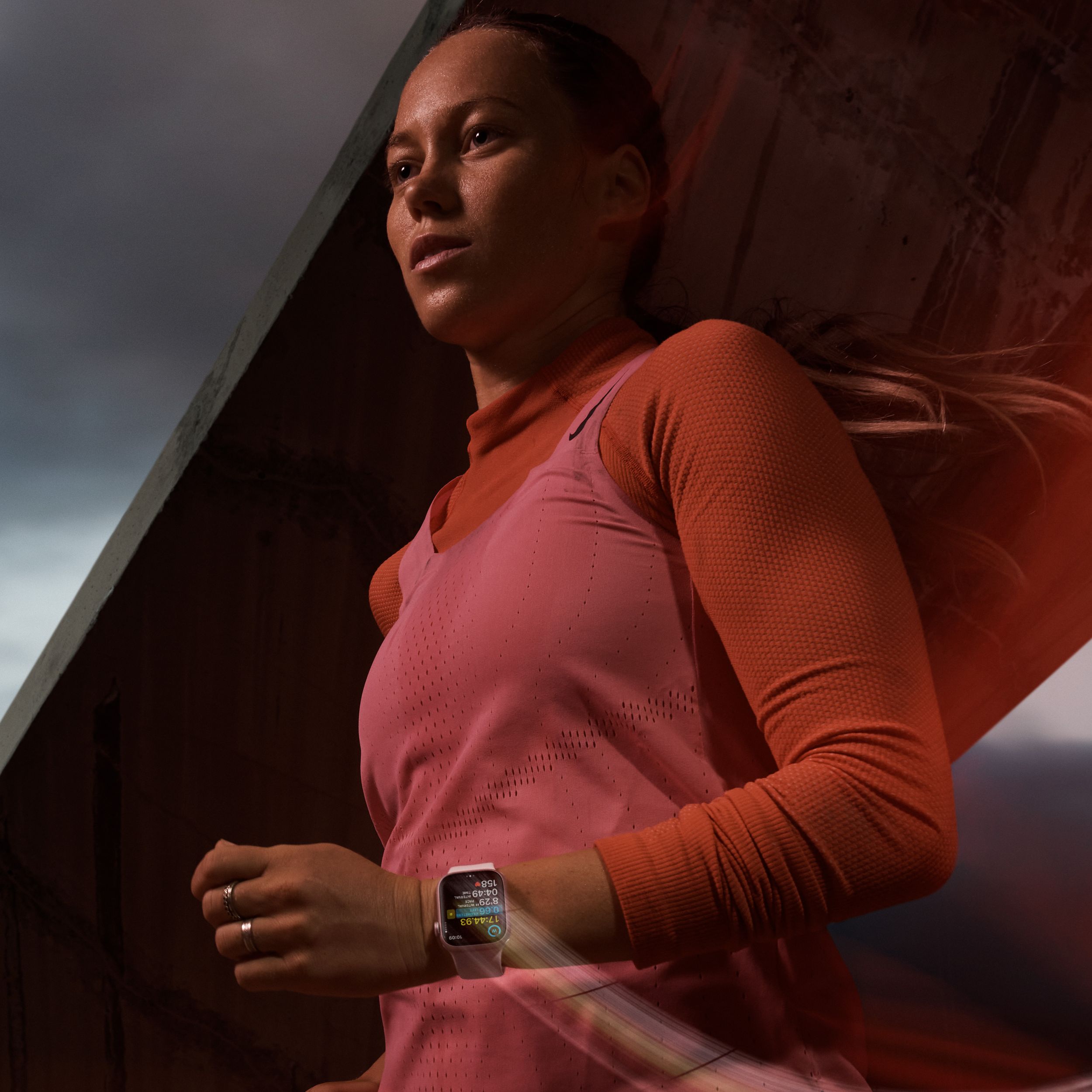 Apple Watch Series 9 (GPS + LTE) Midnight Front_Flat