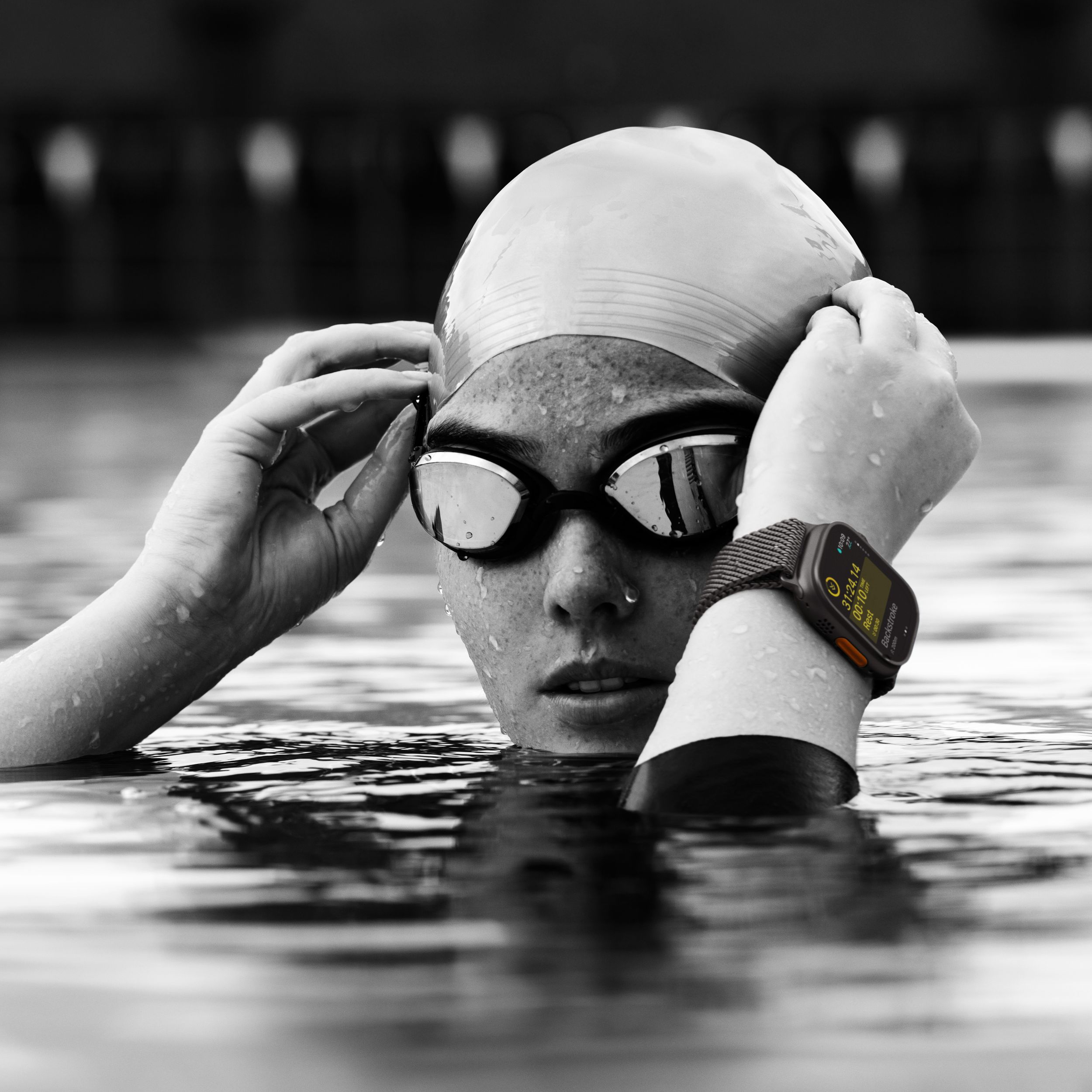 Apple Watch Ultra 2 (GPS+LTE) with Black Ocean Band Front_Angled_Left