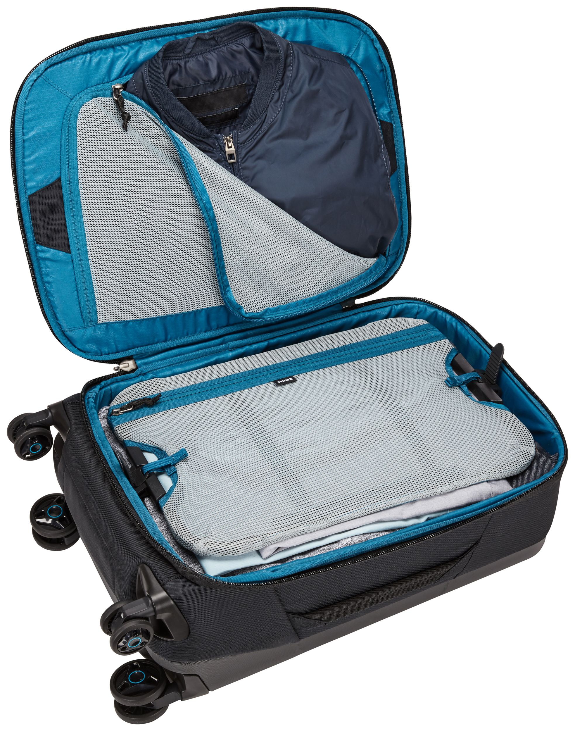Thule Subterra Carry On Spinner Overhead_Plunge