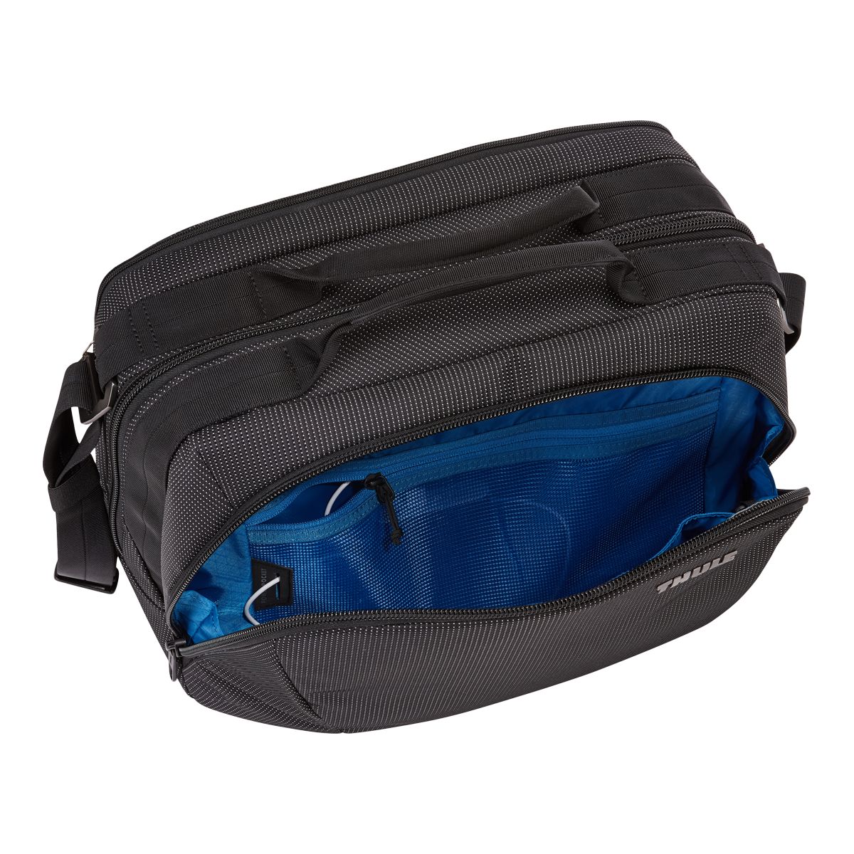 Thule Crossover 2 Boarding Bag Overhead_Plunge