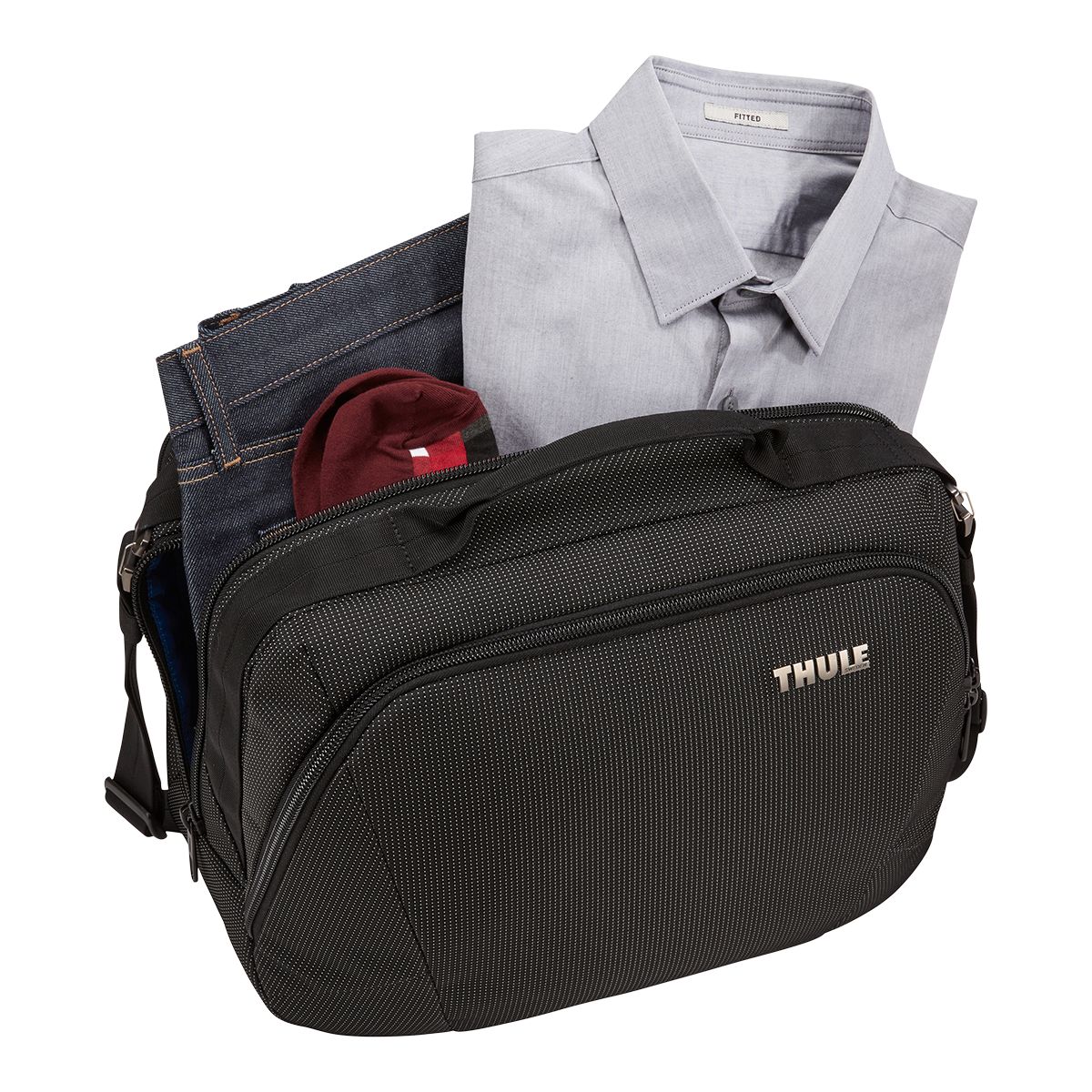 Thule Crossover 2 Boarding Bag Overhead_Plunge