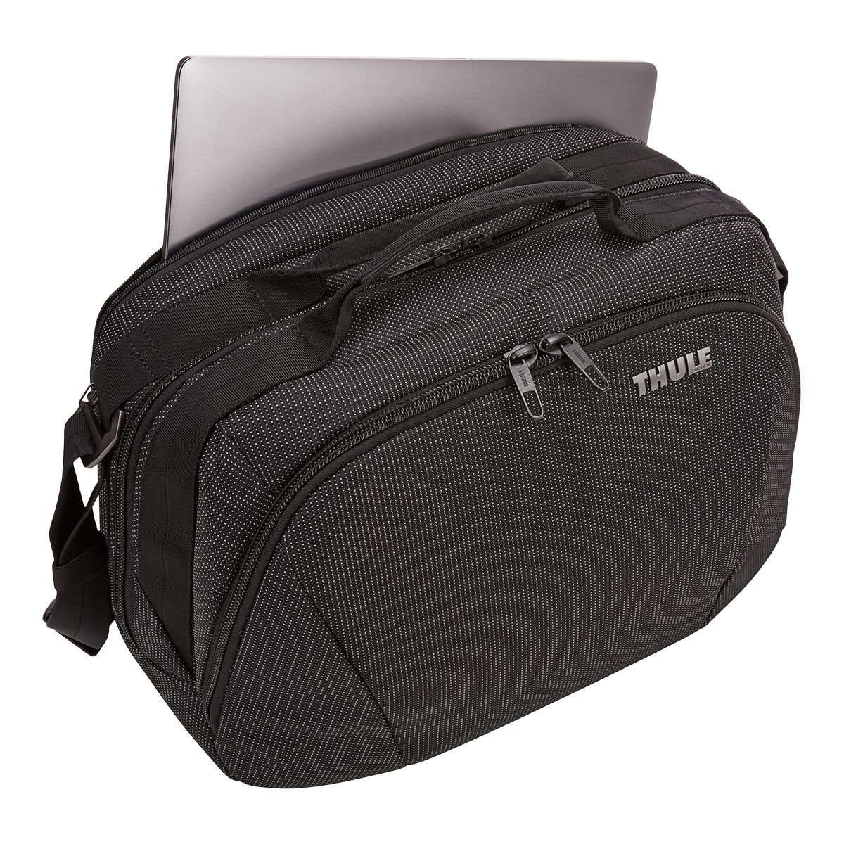 Thule Crossover 2 Boarding Bag Overhead_Plunge